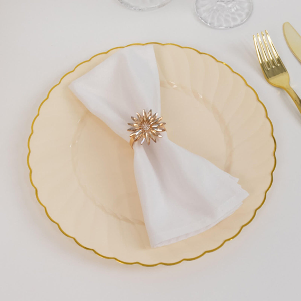 10-Pack Plastic 10" Round Dinner Plates in Ivory with Gold Flair Rim - Disposable Party Plates