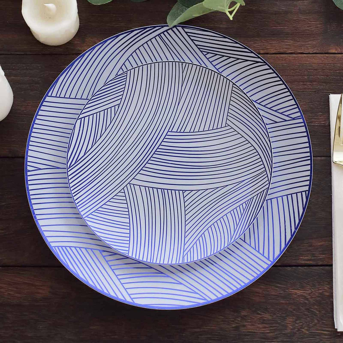 10-Pack Plastic 7" Round Dessert Plates in White with Blue Wave Brush Strokes Pattern - Disposable Appetizer Salad Plates