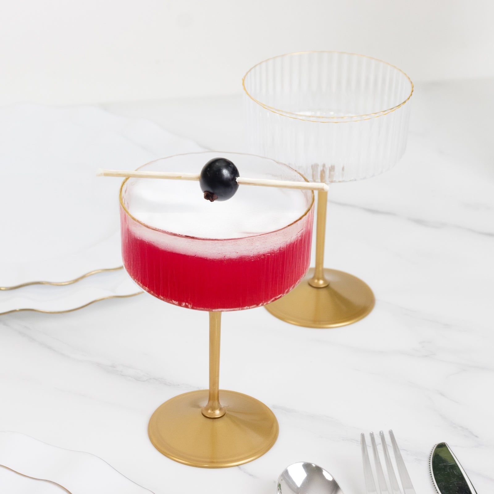 24-Pack Plastic Cocktail Glasses – 10oz Clear Ribbed Premium Disposable Coupe Champagne Cups with Gold Detachable Stem & Base – Party & Event Drinkware