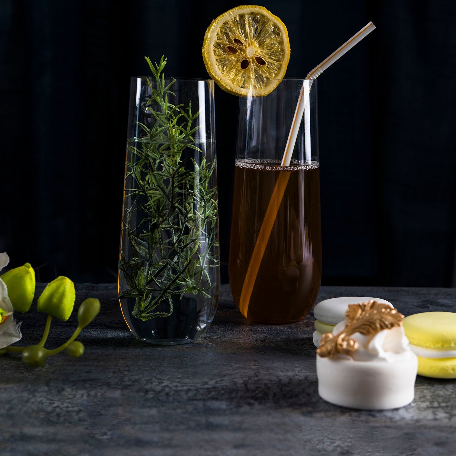 12 Pack Plastic Champagne Glasses in Clear, Reusable Lightweight Champagne Flutes 9oz