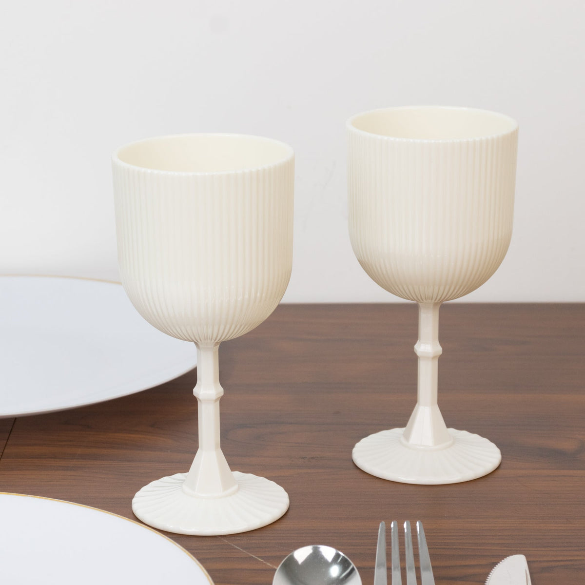12-Pack Plastic Goblets White Vintage Ribbed Pattern - Reusable Shatterproof Glassware 9oz