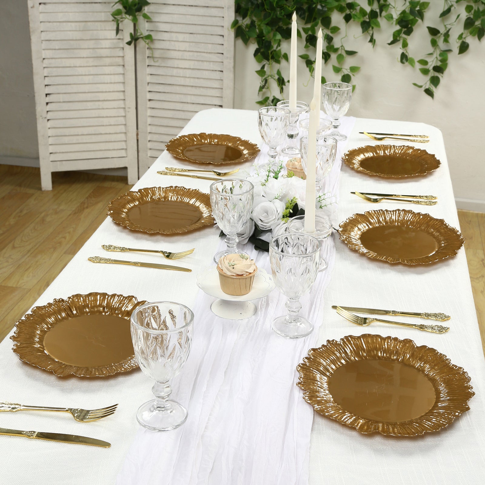 20-Pack 10" Plastic Dinner Plates – Gold Reef Design Party Plates – Elegant Disposable Tableware