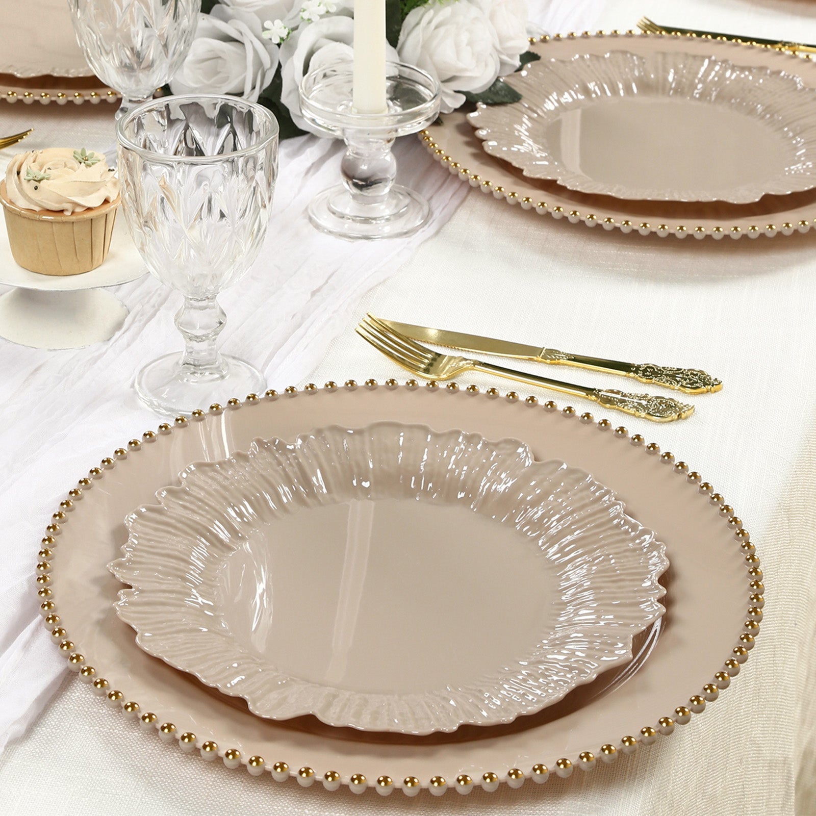 20-Pack 10" Plastic Dinner Plates – Taupe Reef Design Party Plates – Elegant Disposable Tableware