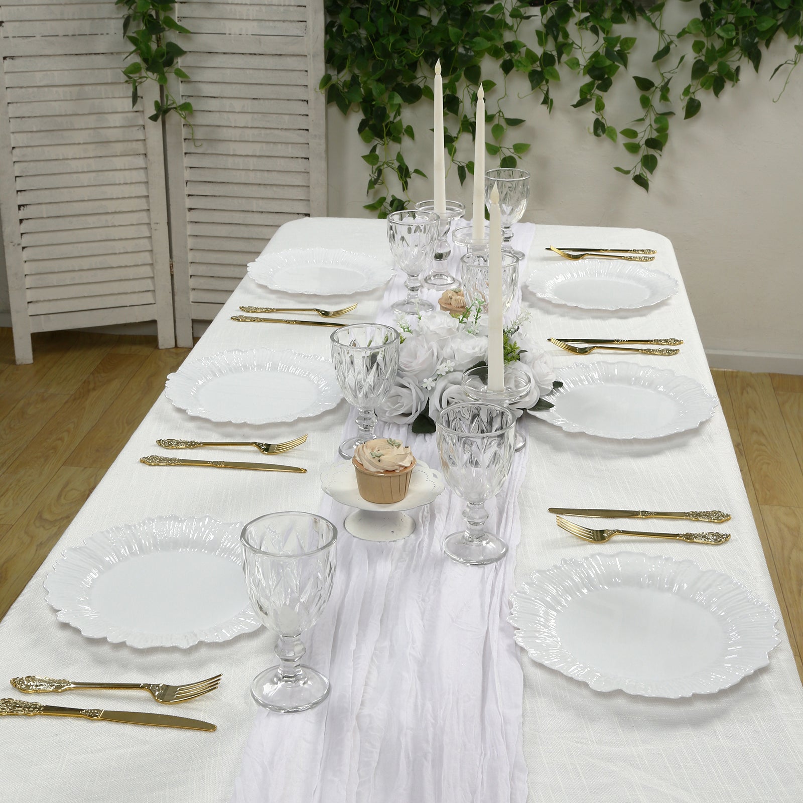 20-Pack 10" Plastic Dinner Plates – White Reef Design Party Plates – Elegant Disposable Tableware