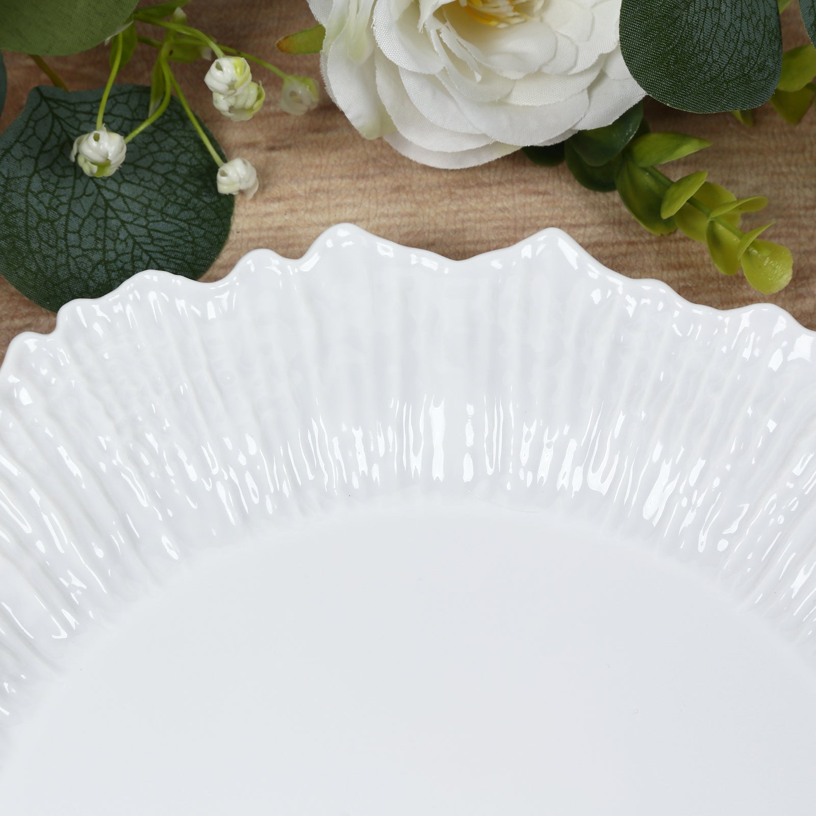 20-Pack 10" Plastic Dinner Plates – White Reef Design Party Plates – Elegant Disposable Tableware
