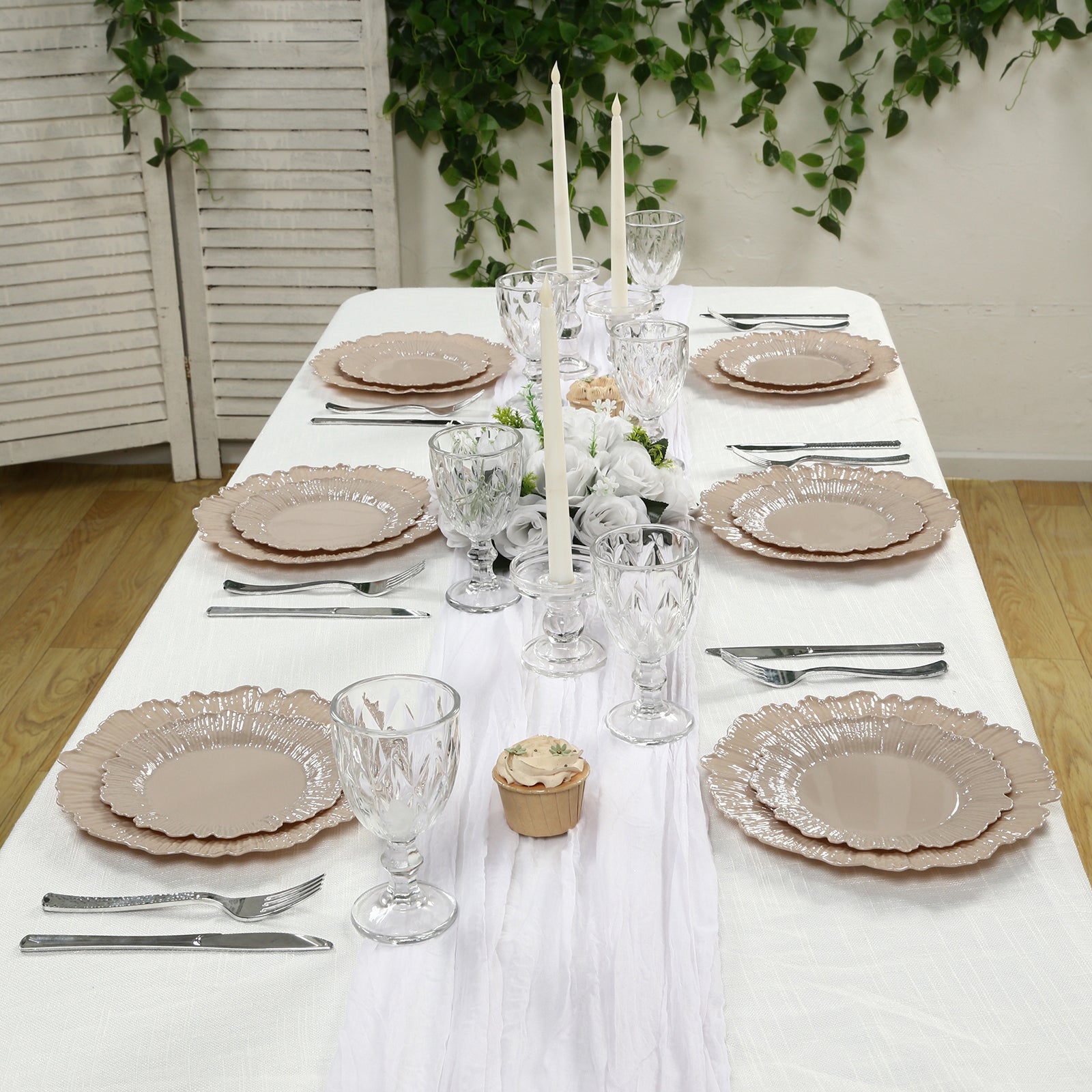 20-Pack 7" Plastic Dessert Plates – Taupe Reef Design Appetizer Salad Party Plates – Elegant Disposable Tableware