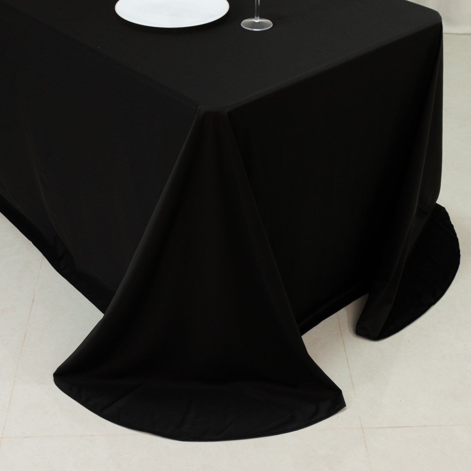Scuba Rectangular 90"x132" Tablecloth Black with Rounded Corners – Seamless, Wrinkle Free & Stain Resistant Table Cover