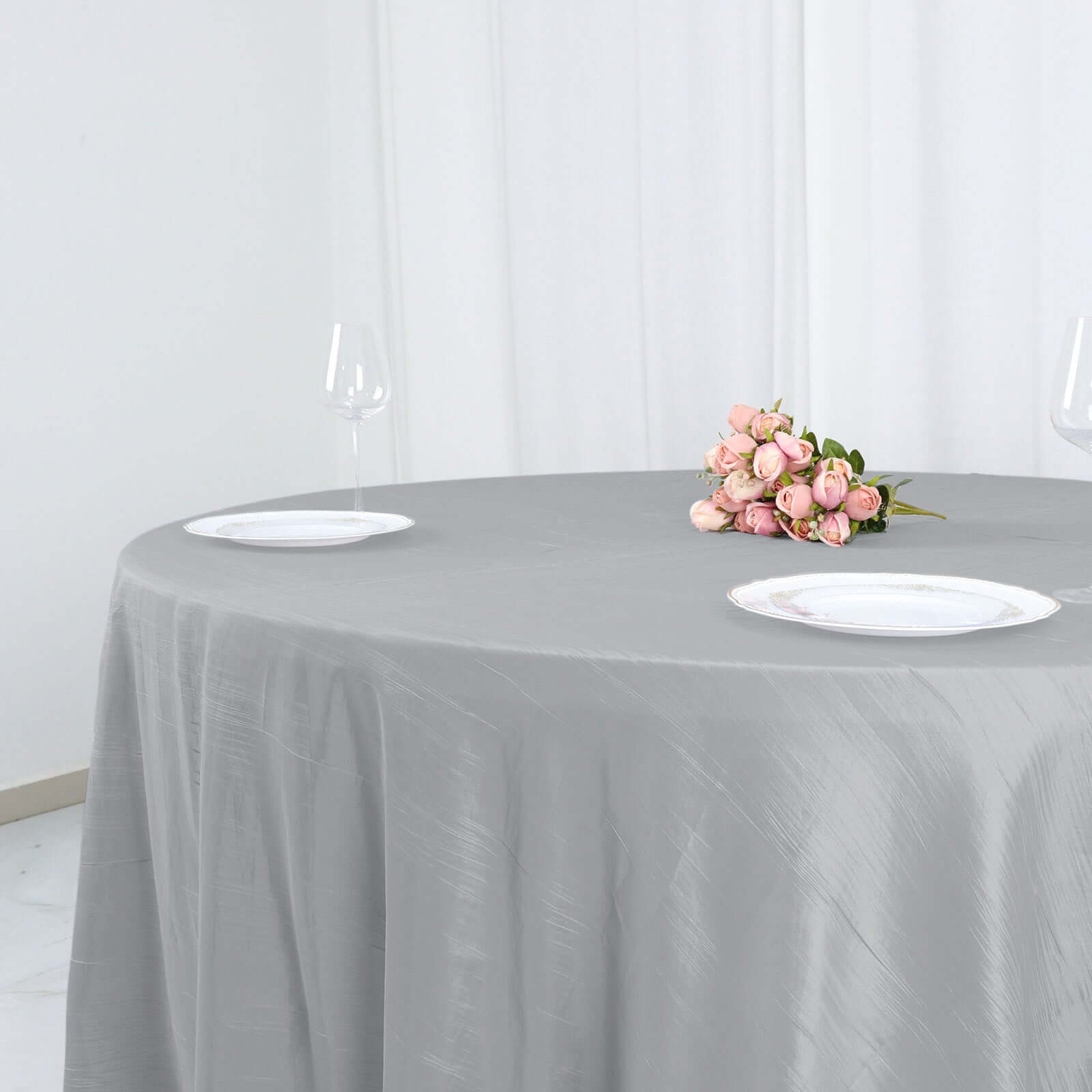 Taffeta 132" Round Tablecloth Silver - Seamless Accordion Crinkle Table Cover