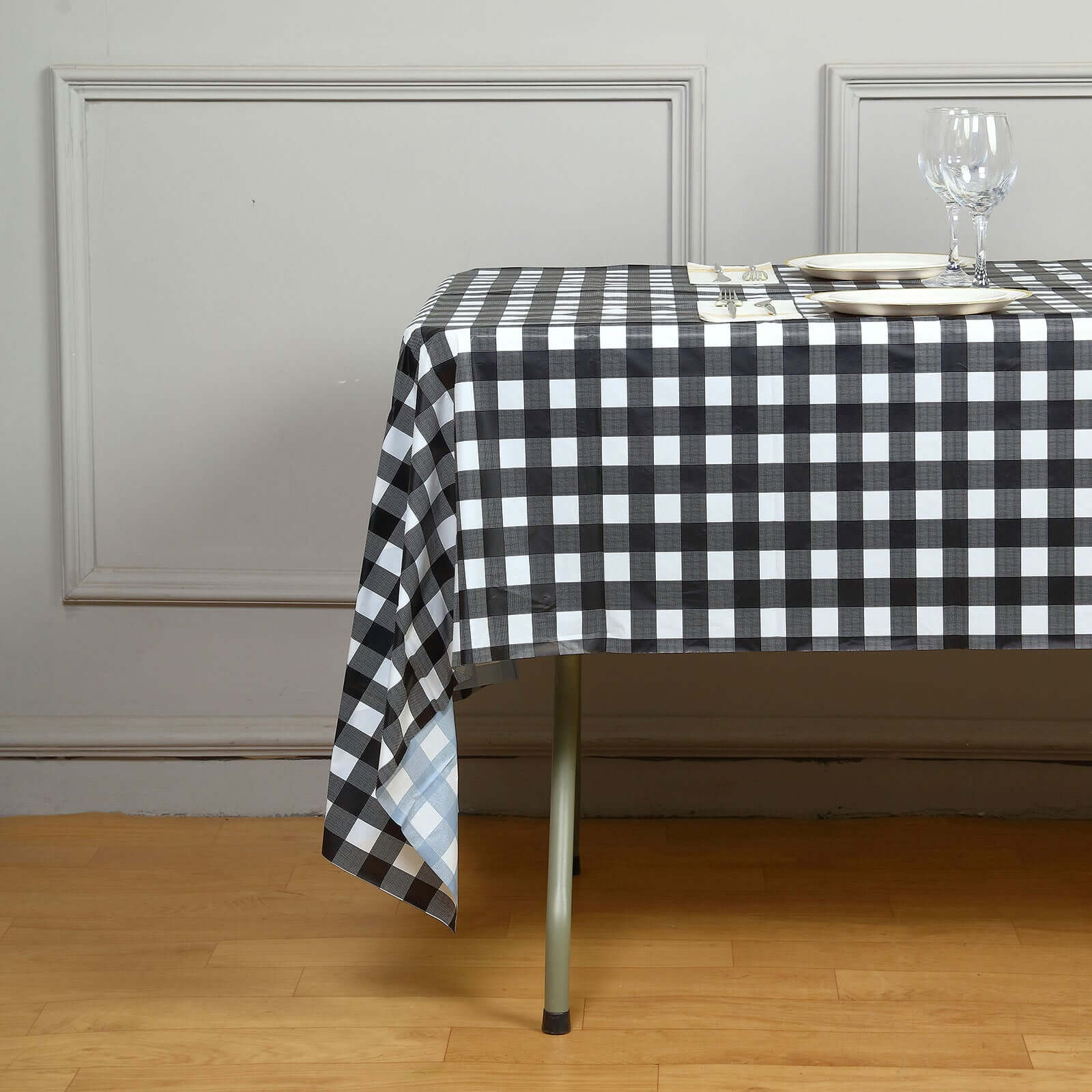 5-Pack Plastic Table Covers Black Checkered Rectangle - Durable PVC Disposable Covers for Events 54"x108"