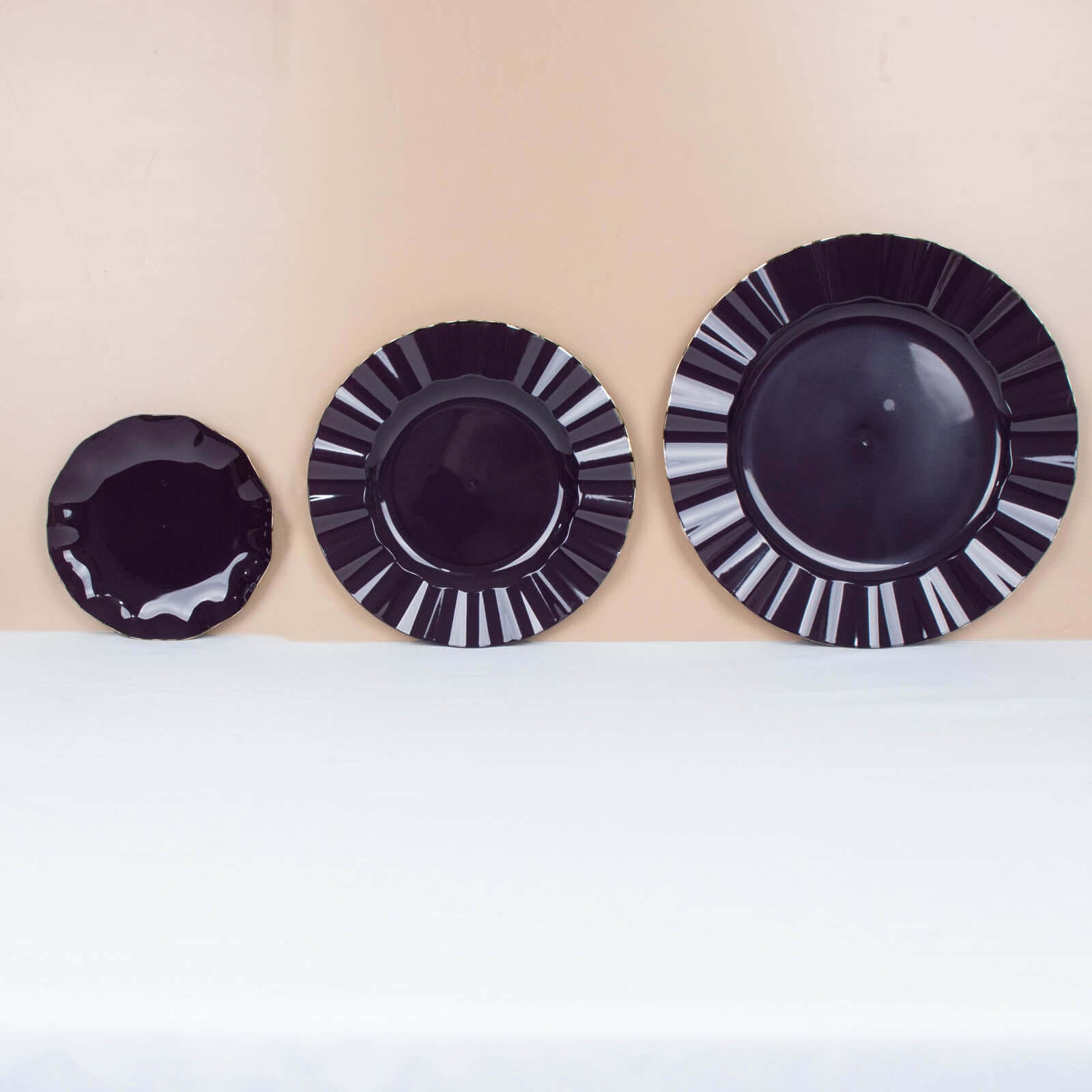 10-Pack Plastic 9" Round Dinner Plates in Purple Ruffled Rim with Gold Edging - Sturdy Disposable Dinnerware