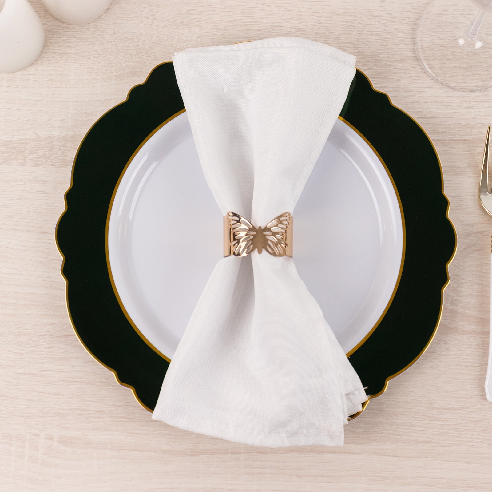 10-Pack Plastic 10" Round Dinner Plates in White with Hunter Emerald Green Blossom Design & Gold Edging - Disposable Party Plates