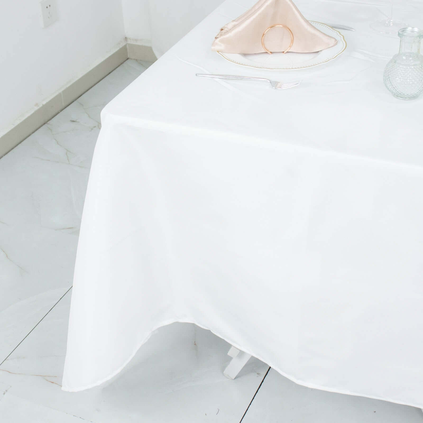 Premium Polyester Square Tablecloth 70"x70" White 220GSM Wrinkle-Resistant Table Cover for Stylish Gatherings