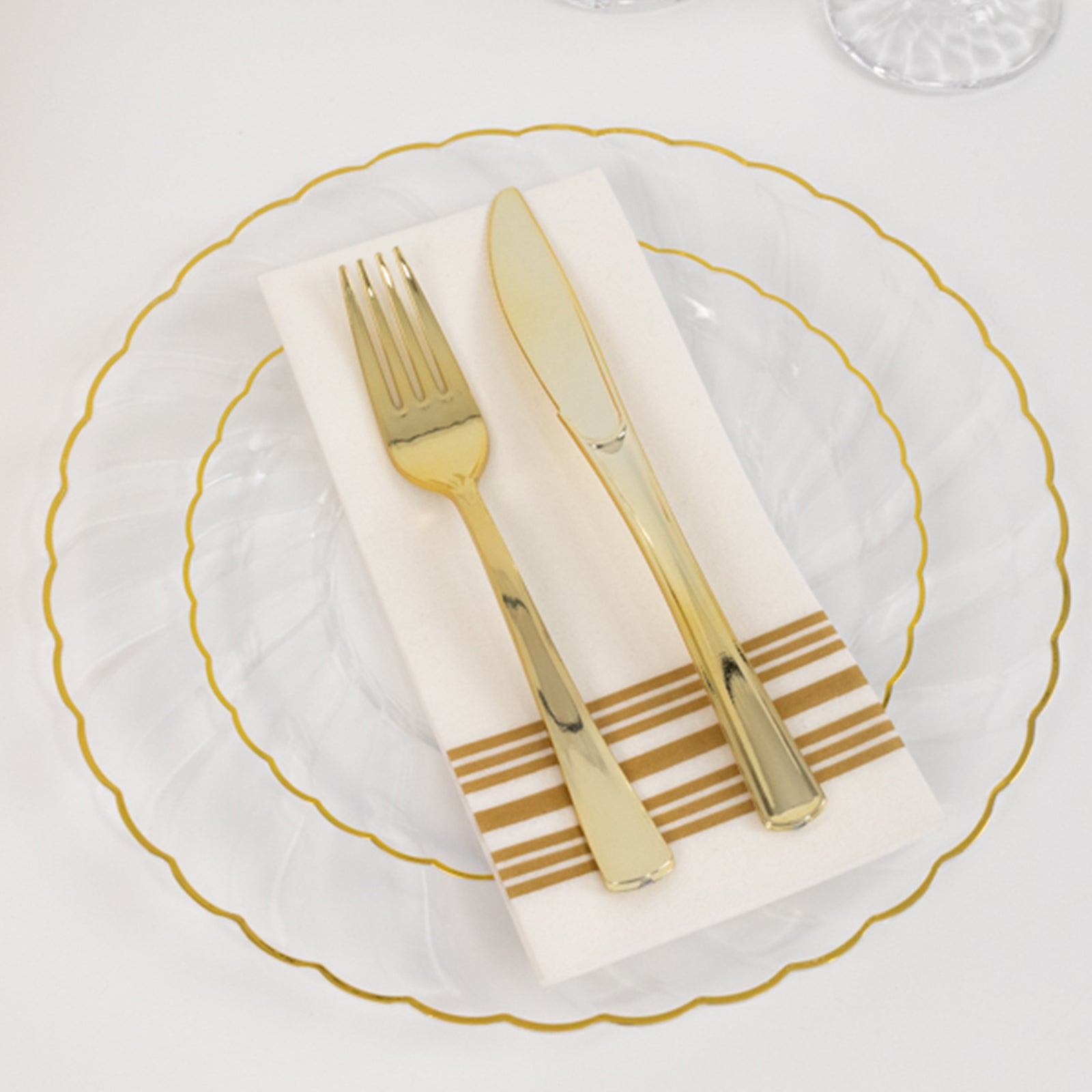 10-Pack Plastic 7.5" Round Salad Dessert Plates in Clear with Gold Flair Rim - Disposable Party Plates for Upscale Banquets & Special Occasions