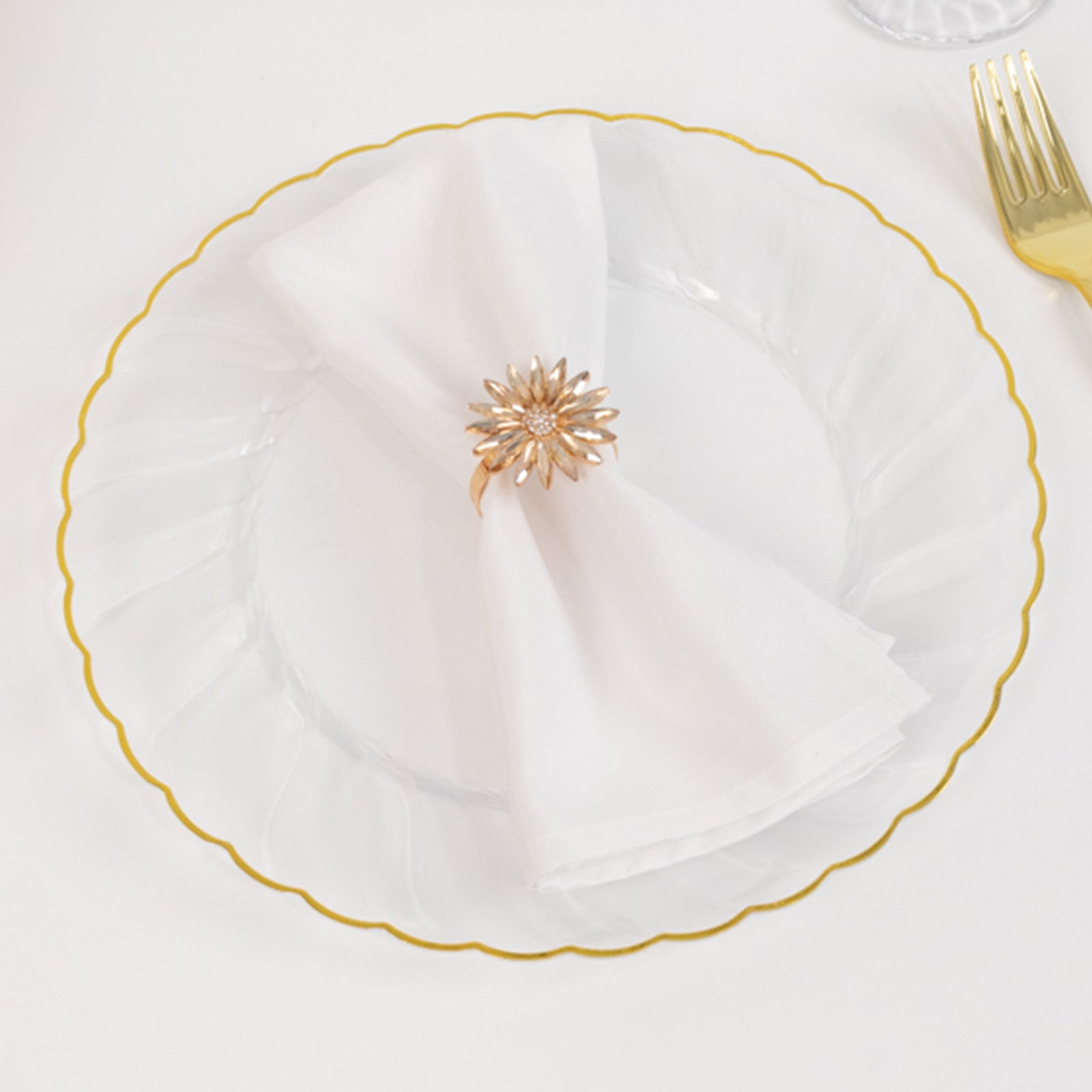 10-Pack Plastic 10" Round Dinner Plates in Clear with Gold Flair Rim - Disposable Party Plates for Upscale Banquets & Special Occasions