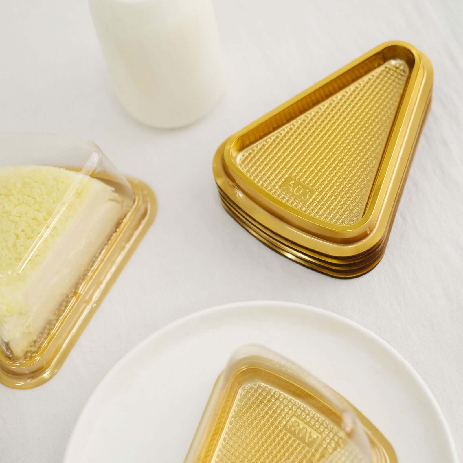 50-Pack Plastic Cake Slice Favor Containers Gold/Clear - Chic Individual Cheesecake Pie Party Favor Boxes with Lid for Events & Catering 6"x4.5"x2.5"