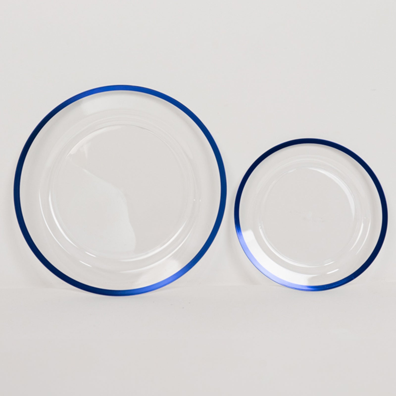 10-Pack Plastic 10" Round Dinner Plates in Clear with Blue Rim - Disposable Party Plates for Classy Banquets & Special Occasions
