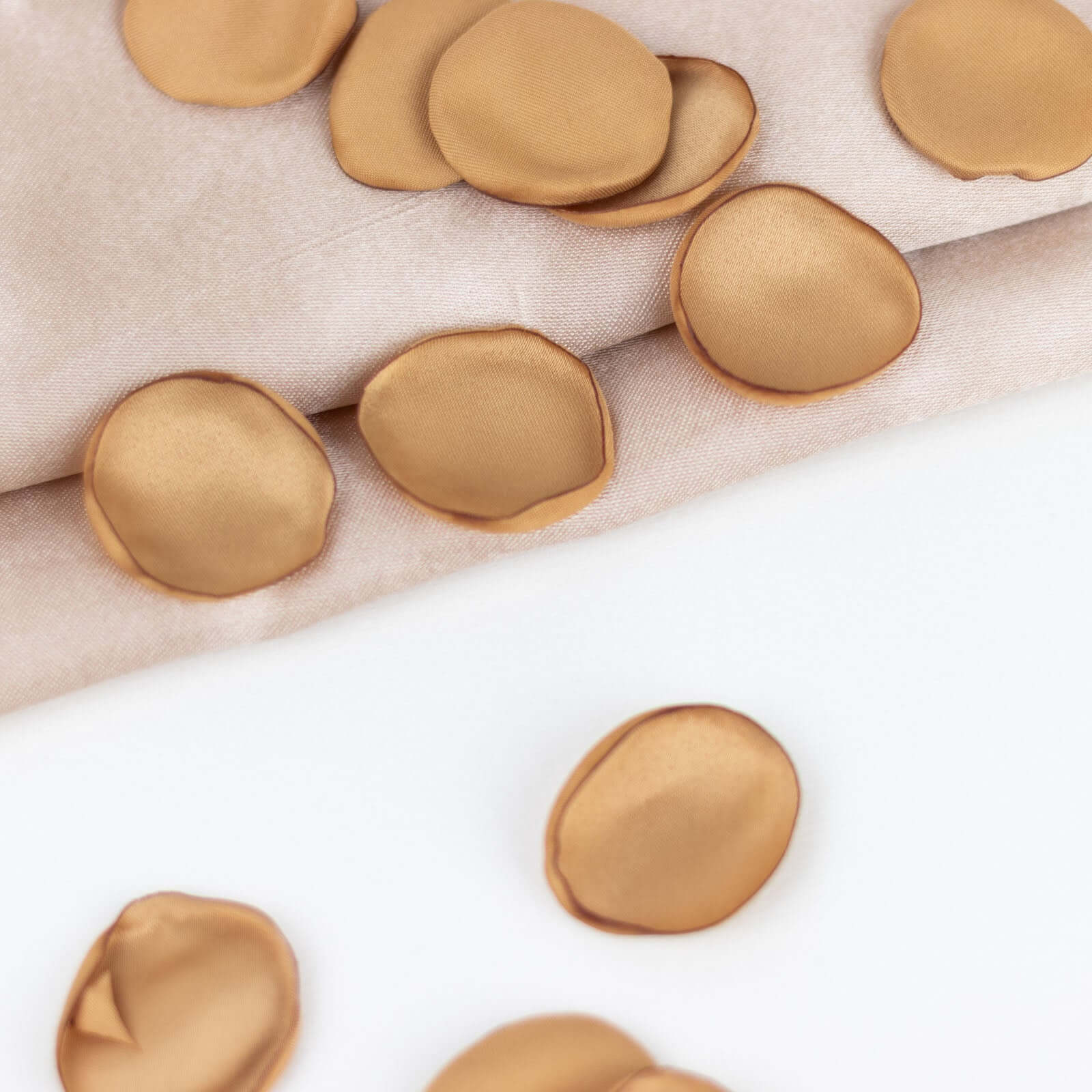 400-Pack Rose Petals Life-Like Flower Confetti Gold Matte Silk Round - Perfect for Event Tables 2"