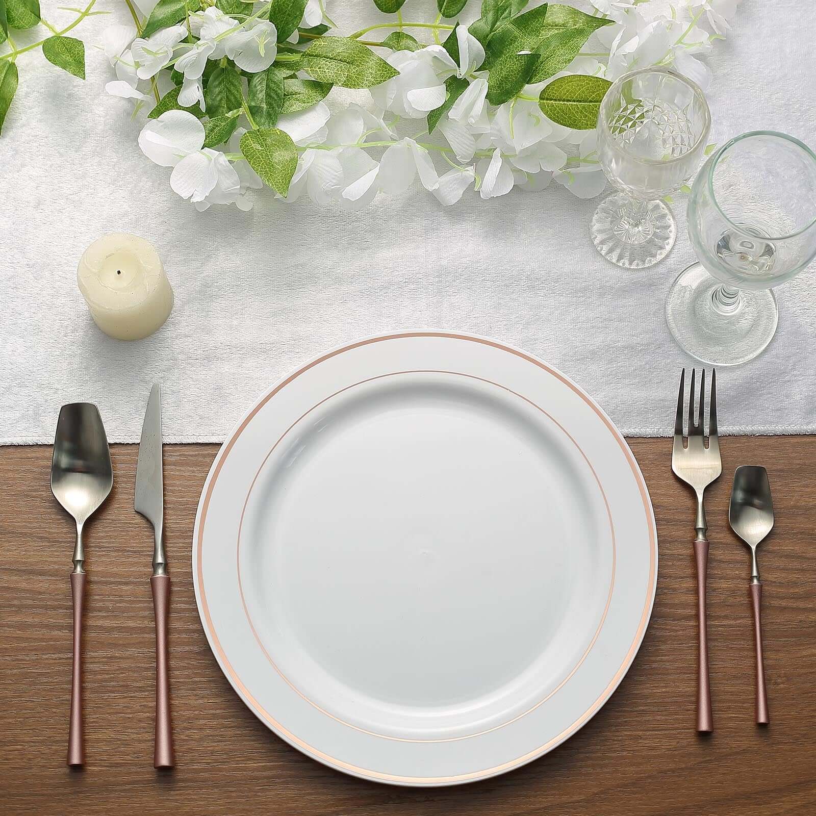 10-Pack Plastic Dinner Plates White with Très Chic Rose Gold Rim - Perfect Disposable Party Plates 10"