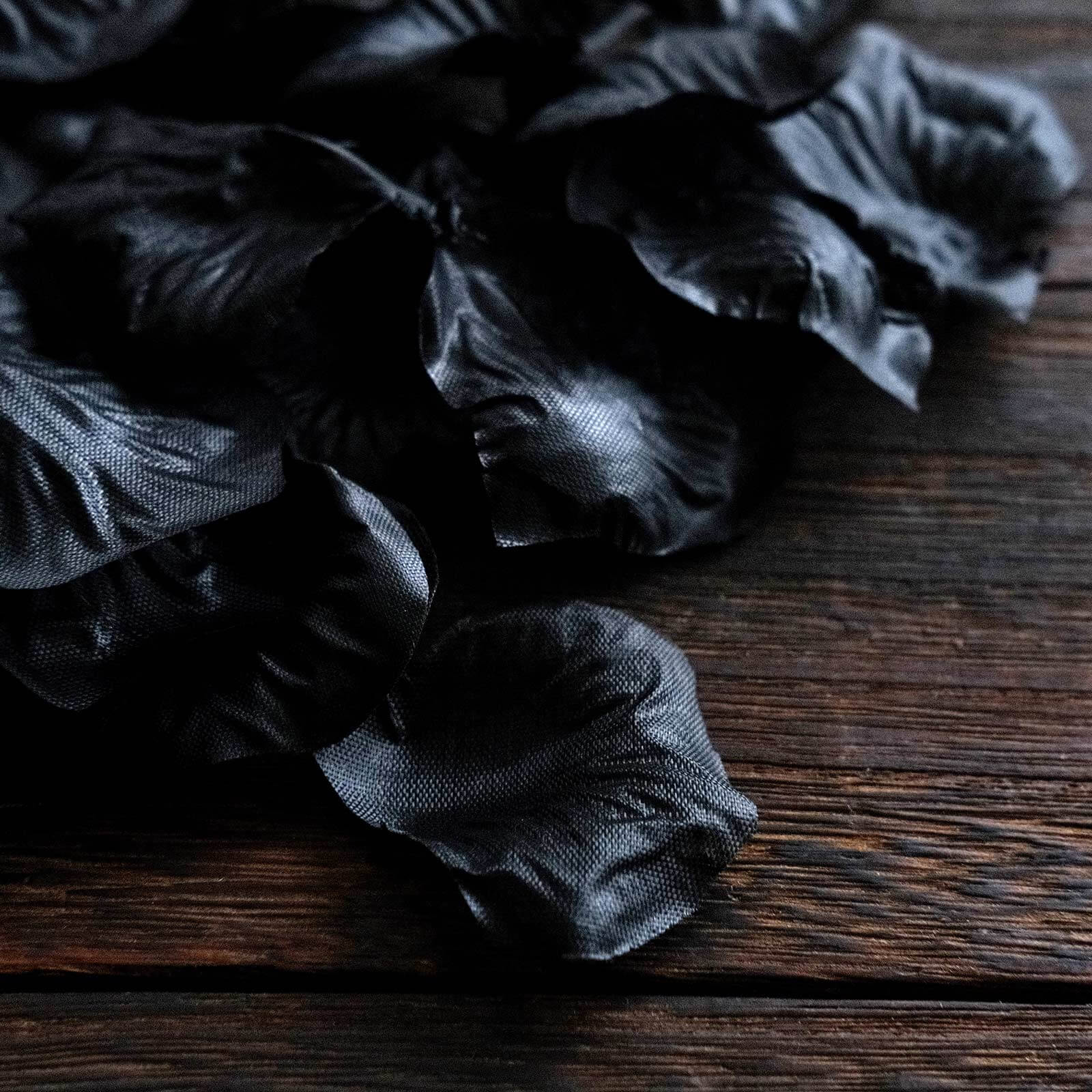 500-Pack Rose Petals Round Design Black Silk Confetti - Decorative Scatters for Tables and Floors