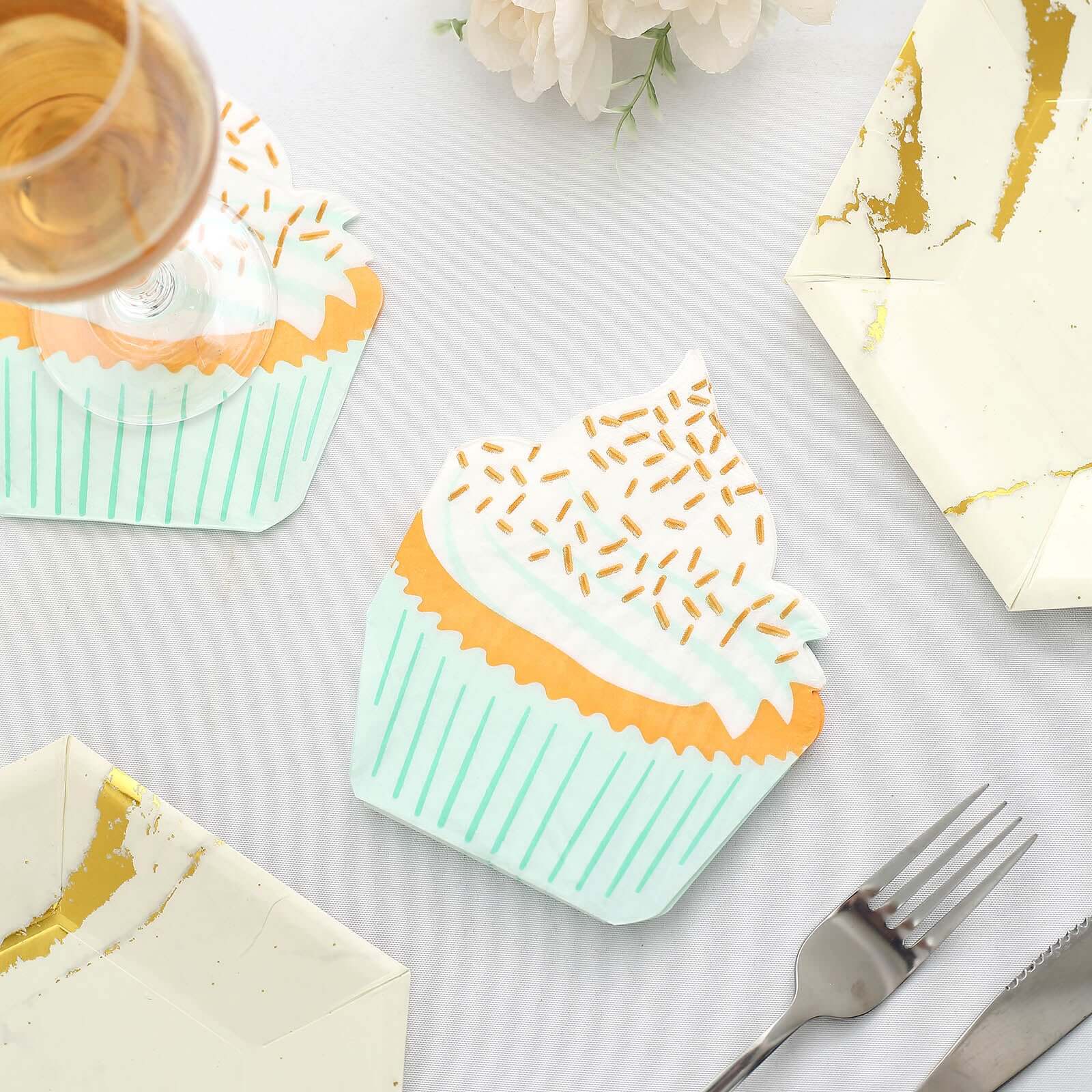20-Pack Paper Cocktail Napkins with Cupcake Design - Fun Disposable Beverage Napkins for Events 11"x9"