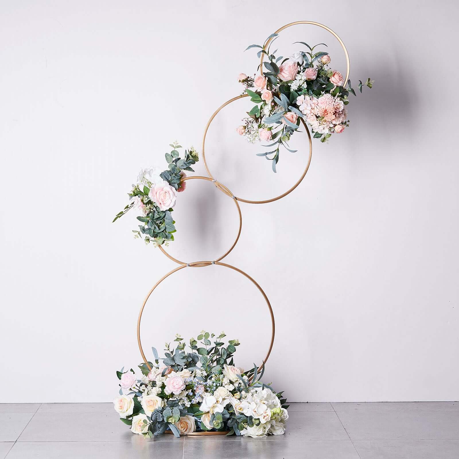 5ft 4-Tiered Gold Hoop Pillar Flower Stand, Metal Wedding Arch Table Centerpiece - Hoop Wreath