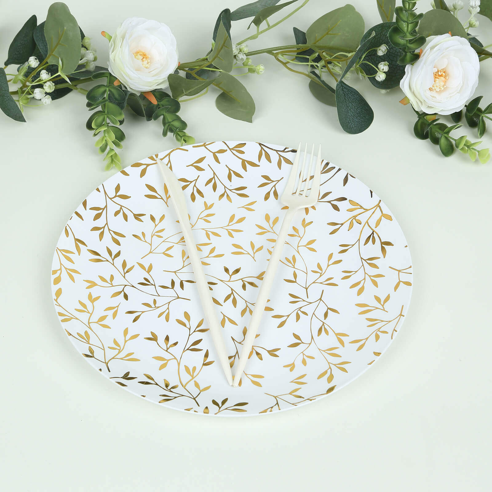 10-Pack Plastic 10" Round Dinner Plates in White with Gold Leaf Design - Heavy Duty Disposable Party Plates for Stylish Events & Memorable Gatherings