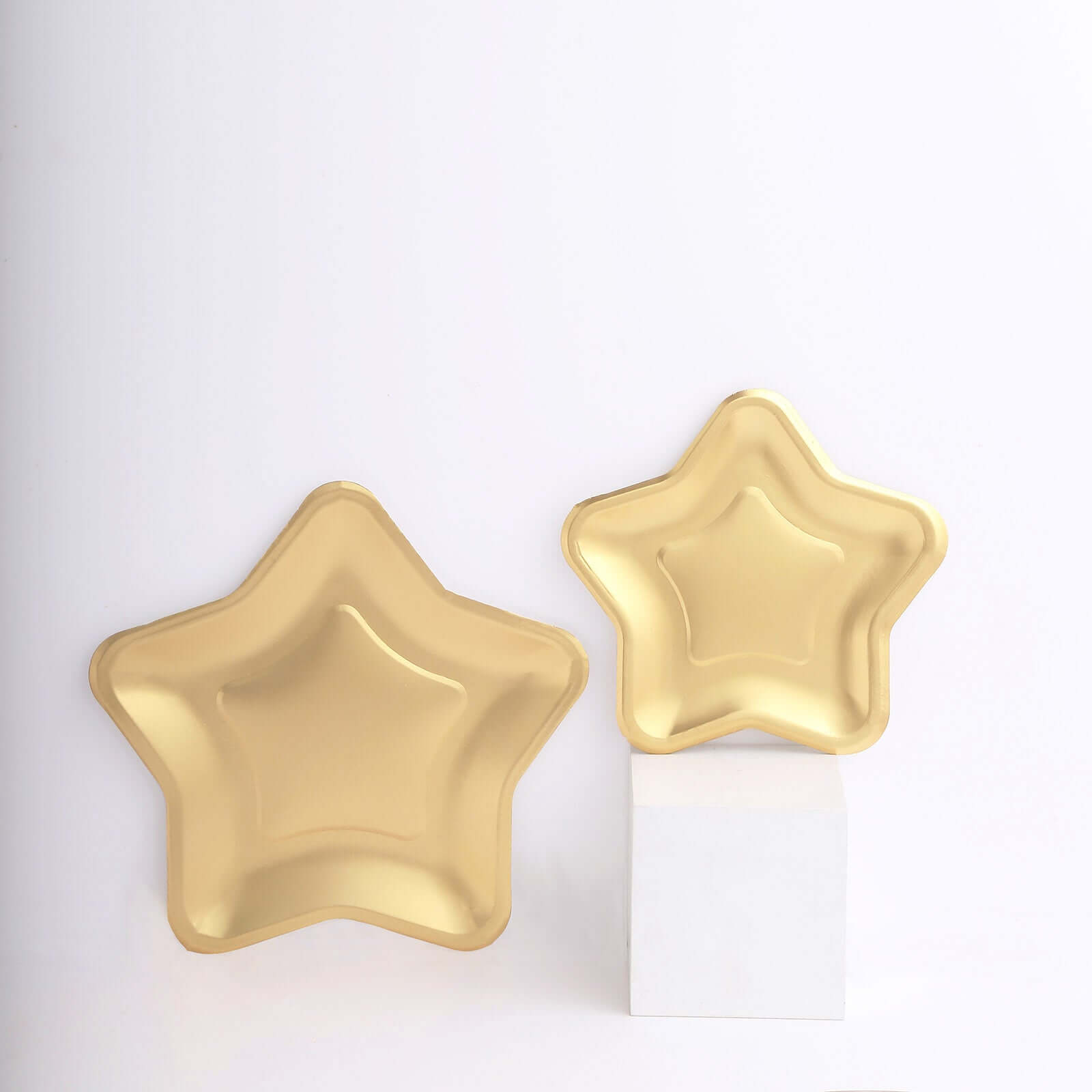 25-Pack Paper Star Shaped Dinner Plates Matte Gold - Eco-friendly Disposable 300GSM Party Plates for Starry-Themed Events 9"