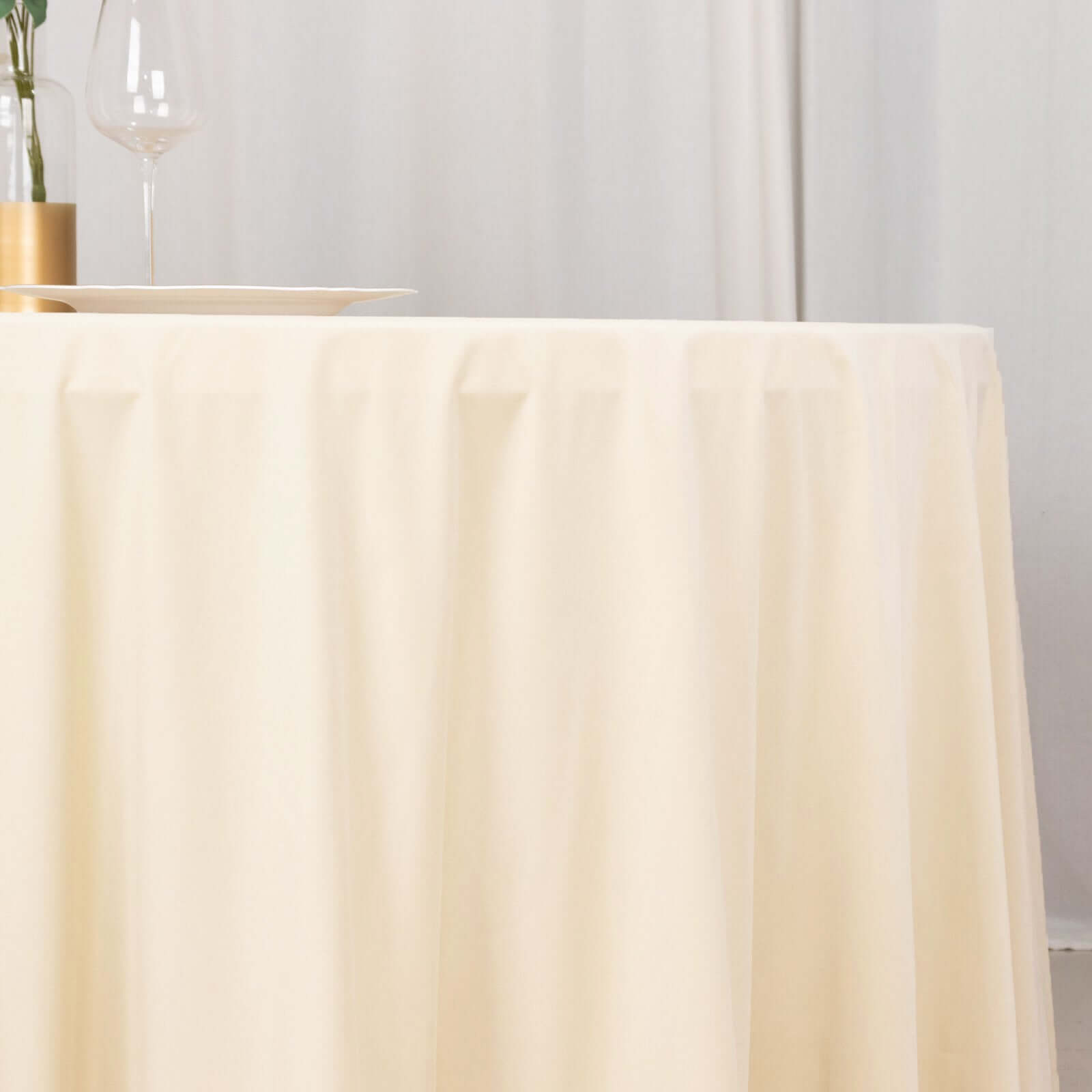 Scuba Round 132" Tablecloth Beige - Wrinkle Free & Stain Resistant Seamless Table Cover