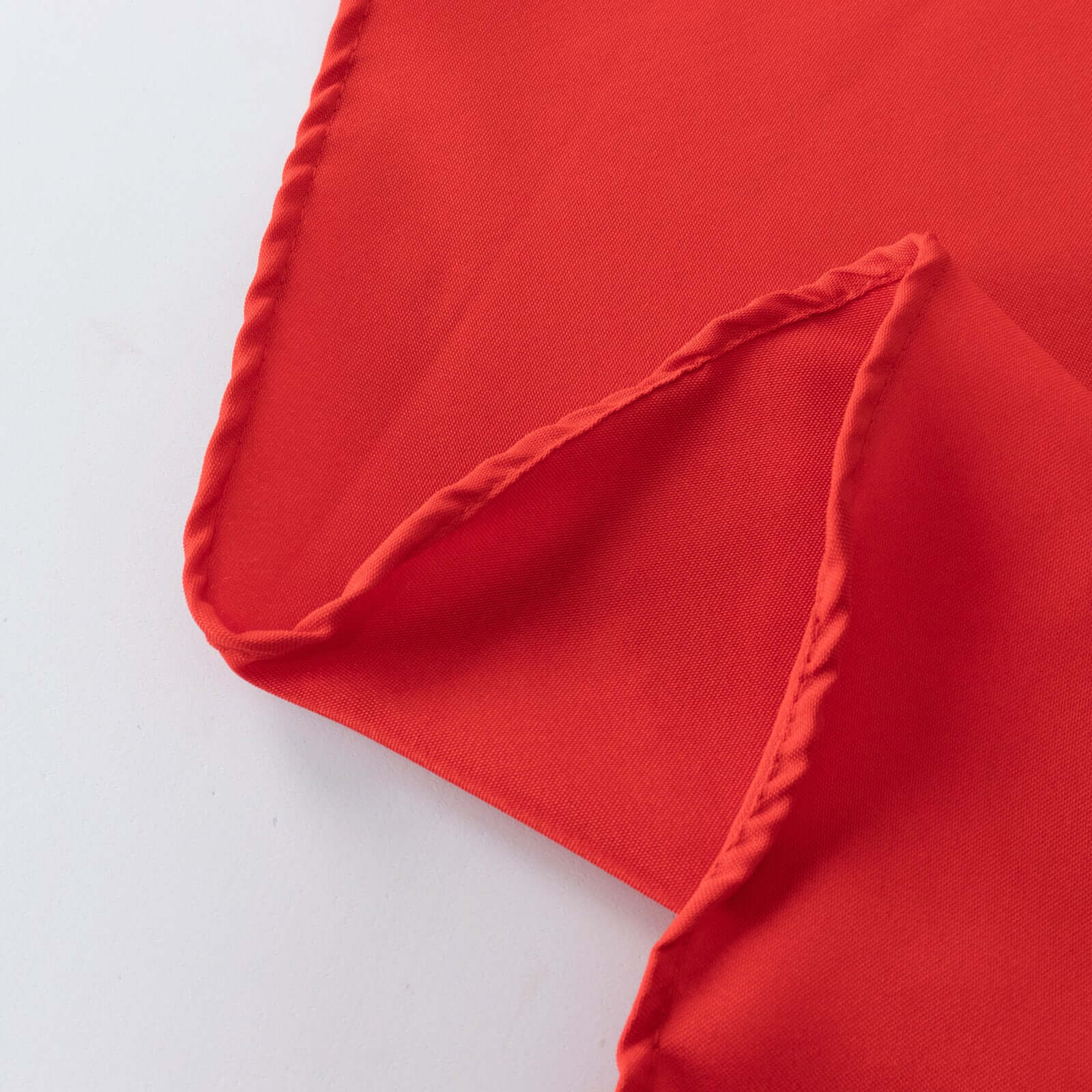 Premium Polyester 132" Round Tablecloth Red - Seamless 220GSM Wrinkle-Resistant Table Cover