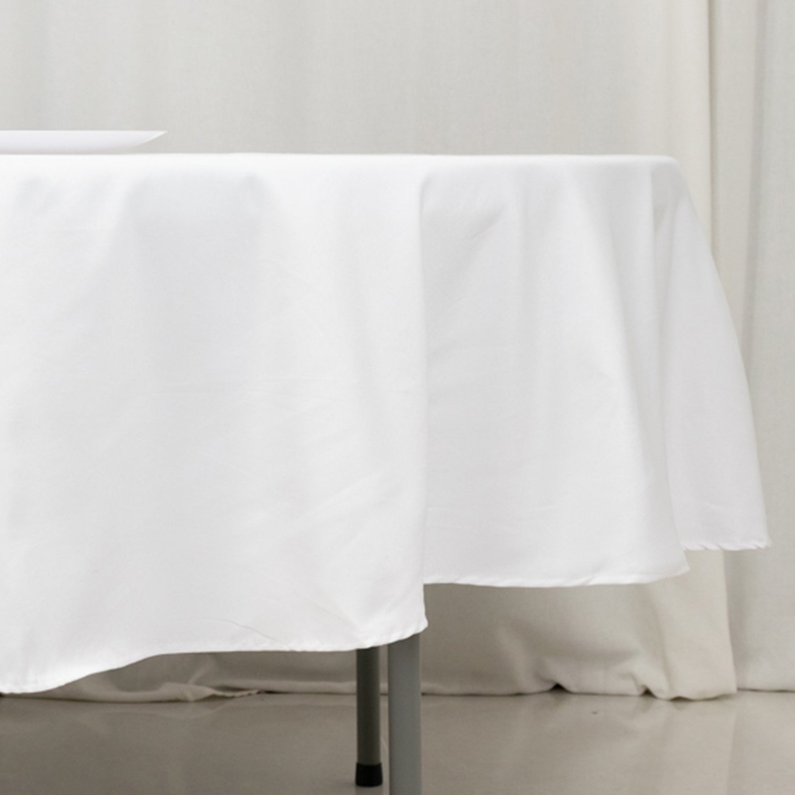 Fire Retardant Premium Polyester 90" Round Tablecloth White - Stylish High-Performance Table Cover for Large Gatherings