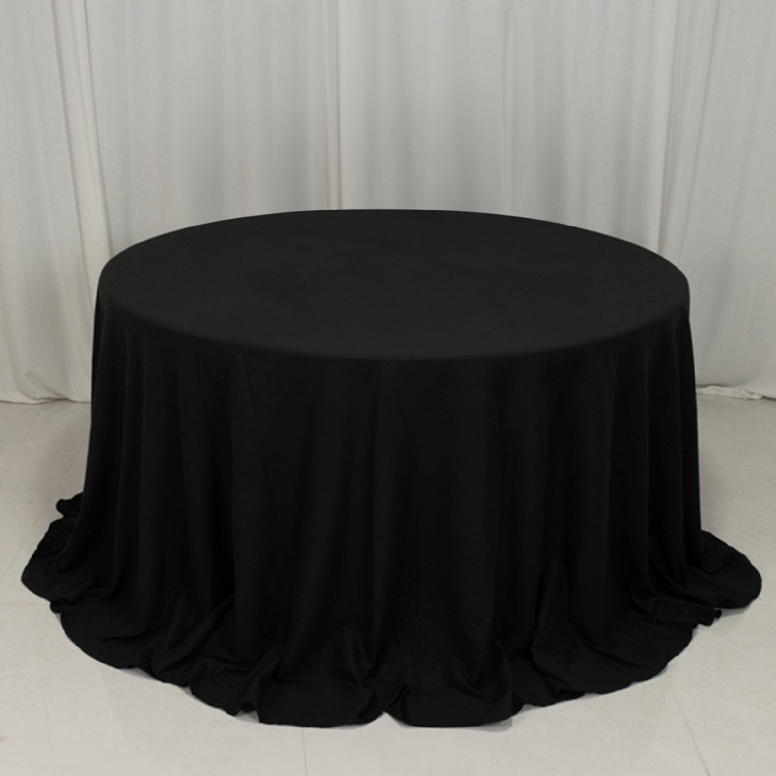 Cotton Blend 132" Round Tablecloth Black - Seamless Wrinkle-Resistant Table Cover