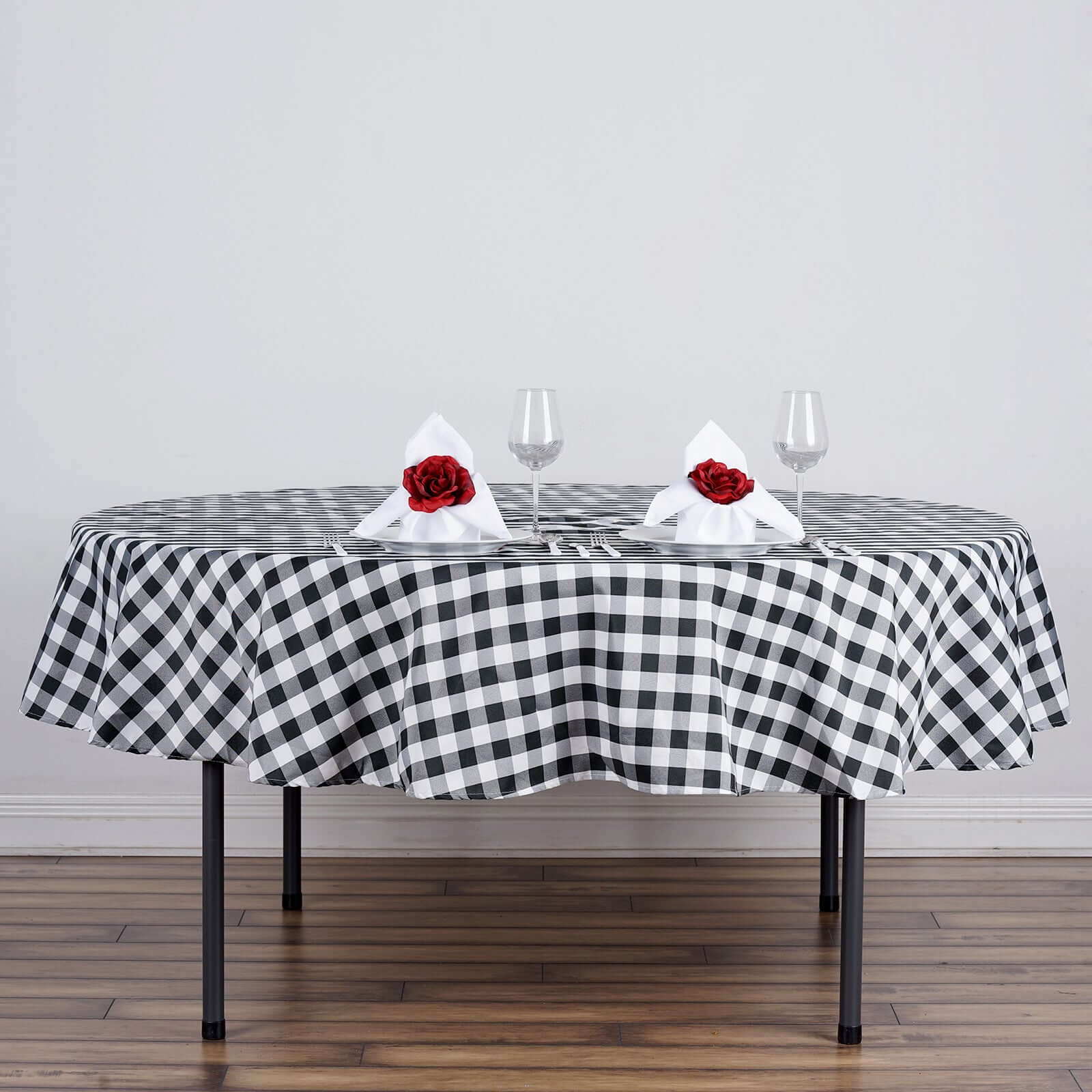 Polyester 90" Round Tablecloth White/Black - Checkered Buffalo Plaid Design for Casual Occasions