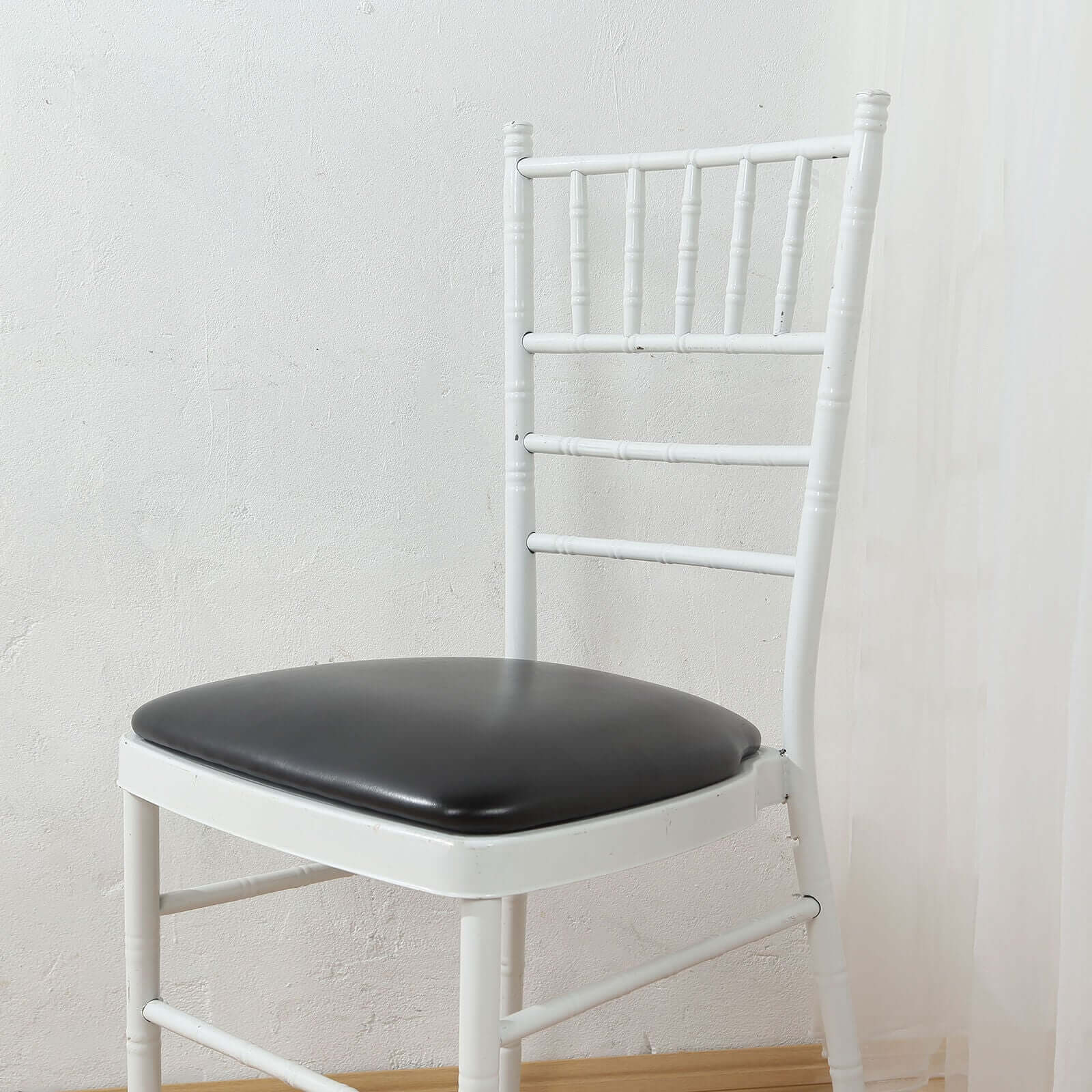 5 Pack PU Leather 1.5" Thick Seat Pads with Wood Backing for Chiavari Chairs Black - Memory Foam Tie-Less Non-Slip Design 16"