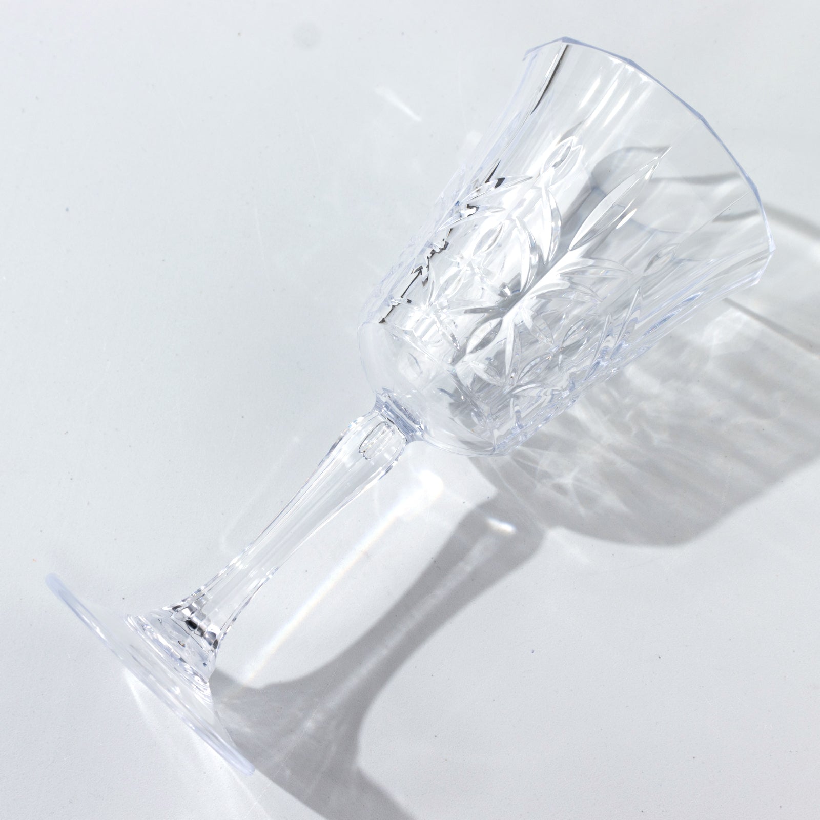 6 Pack Shatterproof Plastic Cocktail Glasses Clear with Embossed Leaf Pattern, 10oz Reusable Wine Glasses - 8"