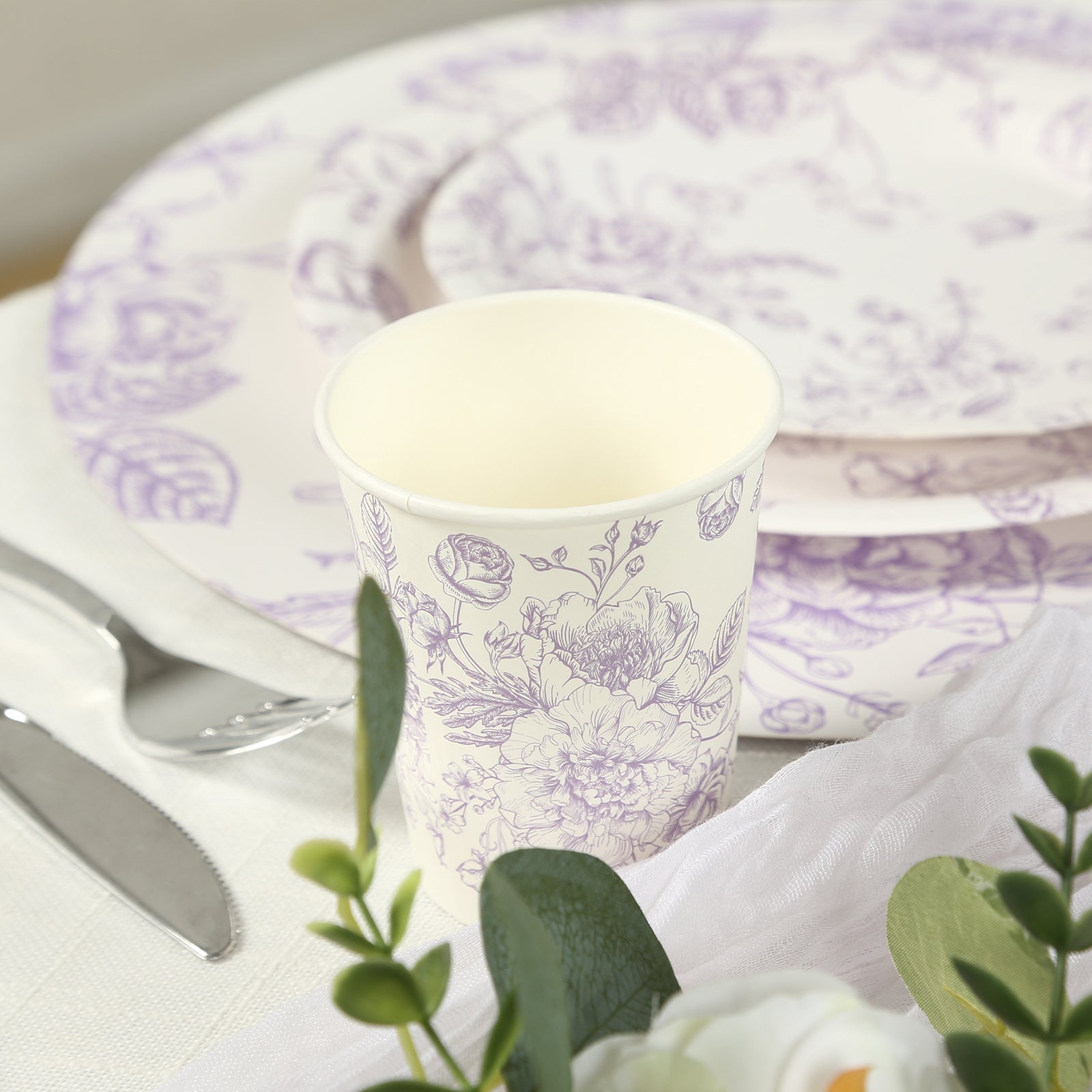 24-Pack Paper Cups in White with Lavender Lilac French Toile Print - Stylish Disposable Floral Party Cups for Weddings & All Purpose Use 9oz