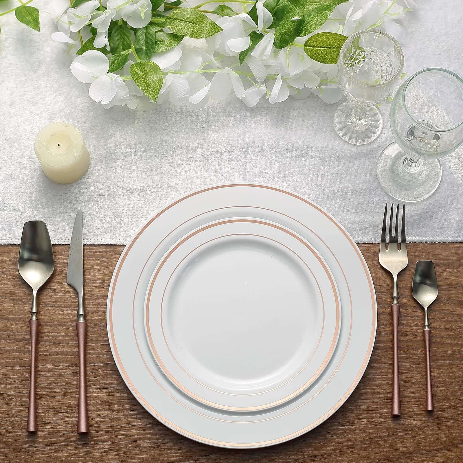 10-Pack Plastic Dinner Plates White with Très Chic Rose Gold Rim - Perfect Disposable Party Plates 10"
