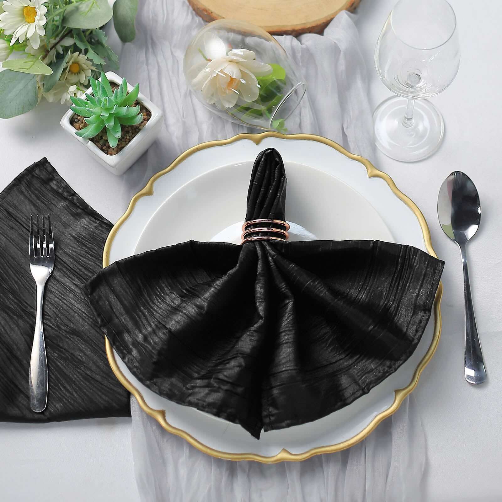5 Pack Taffeta 20"x20" Napkins Black - Accordion Crinkle Dinner Napkins