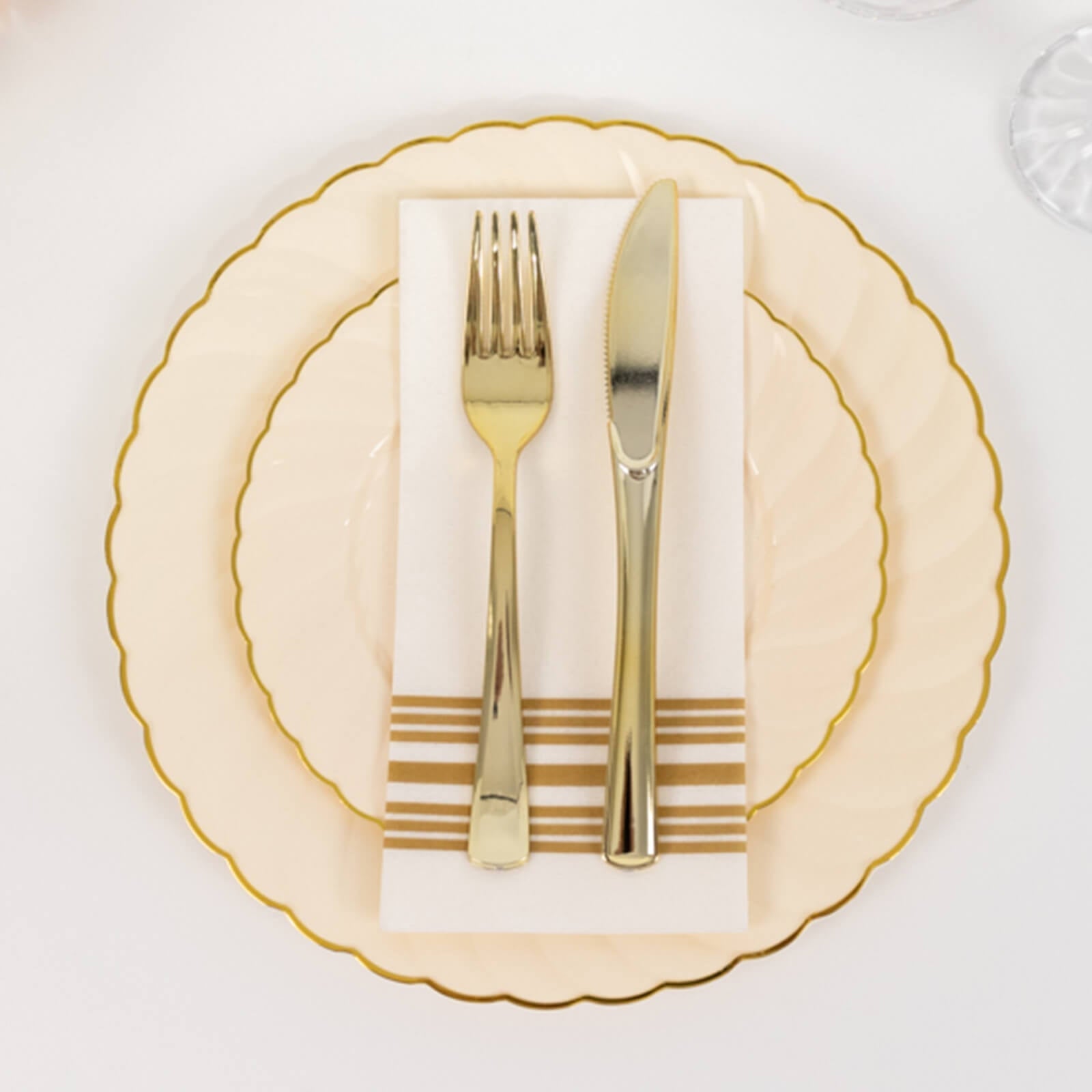 10-Pack Plastic 10" Round Dinner Plates in Ivory with Gold Flair Rim - Disposable Party Plates