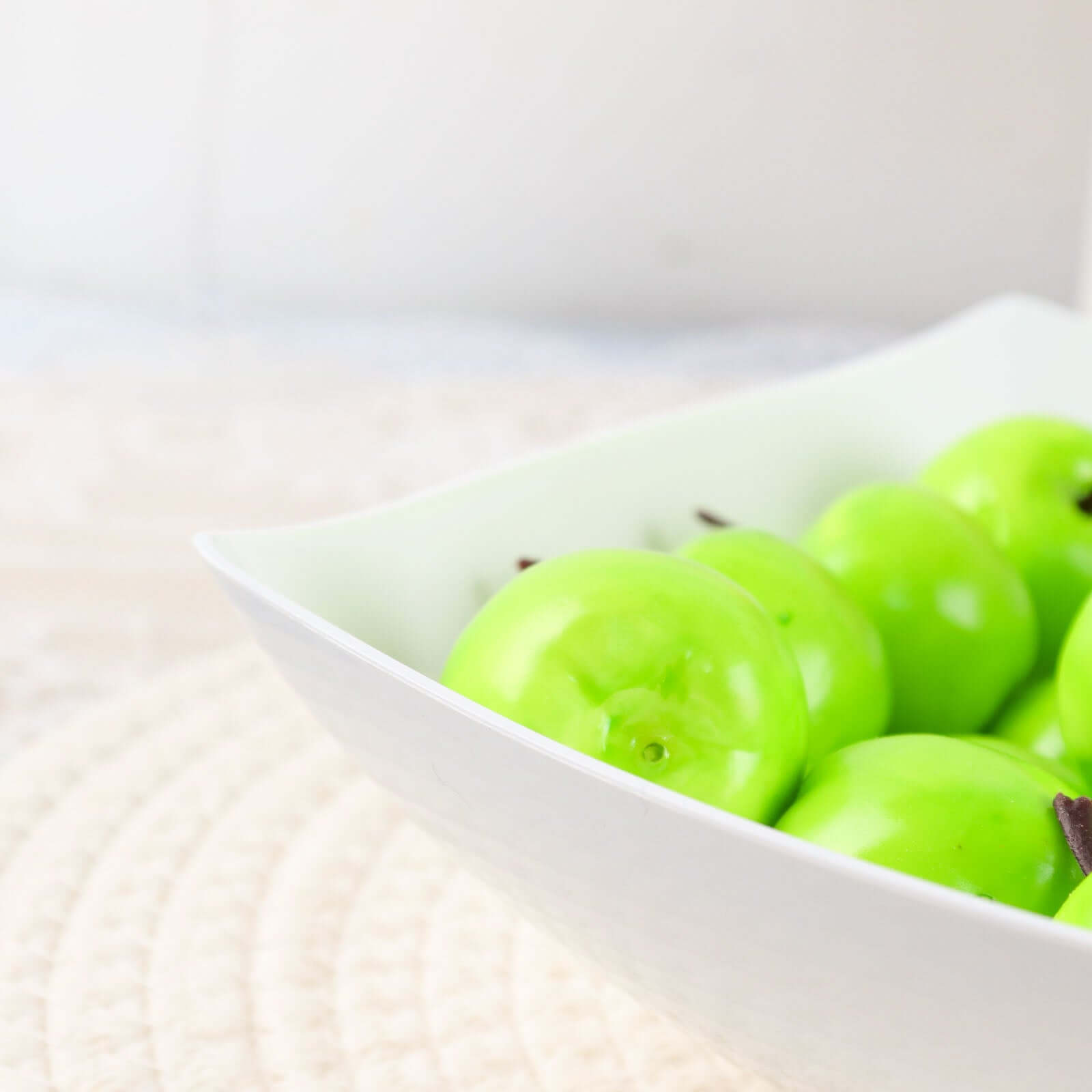 4-Pack Plastic Serving Bowls White Square - Lightweight Medium Disposable Dishes for Events 32oz