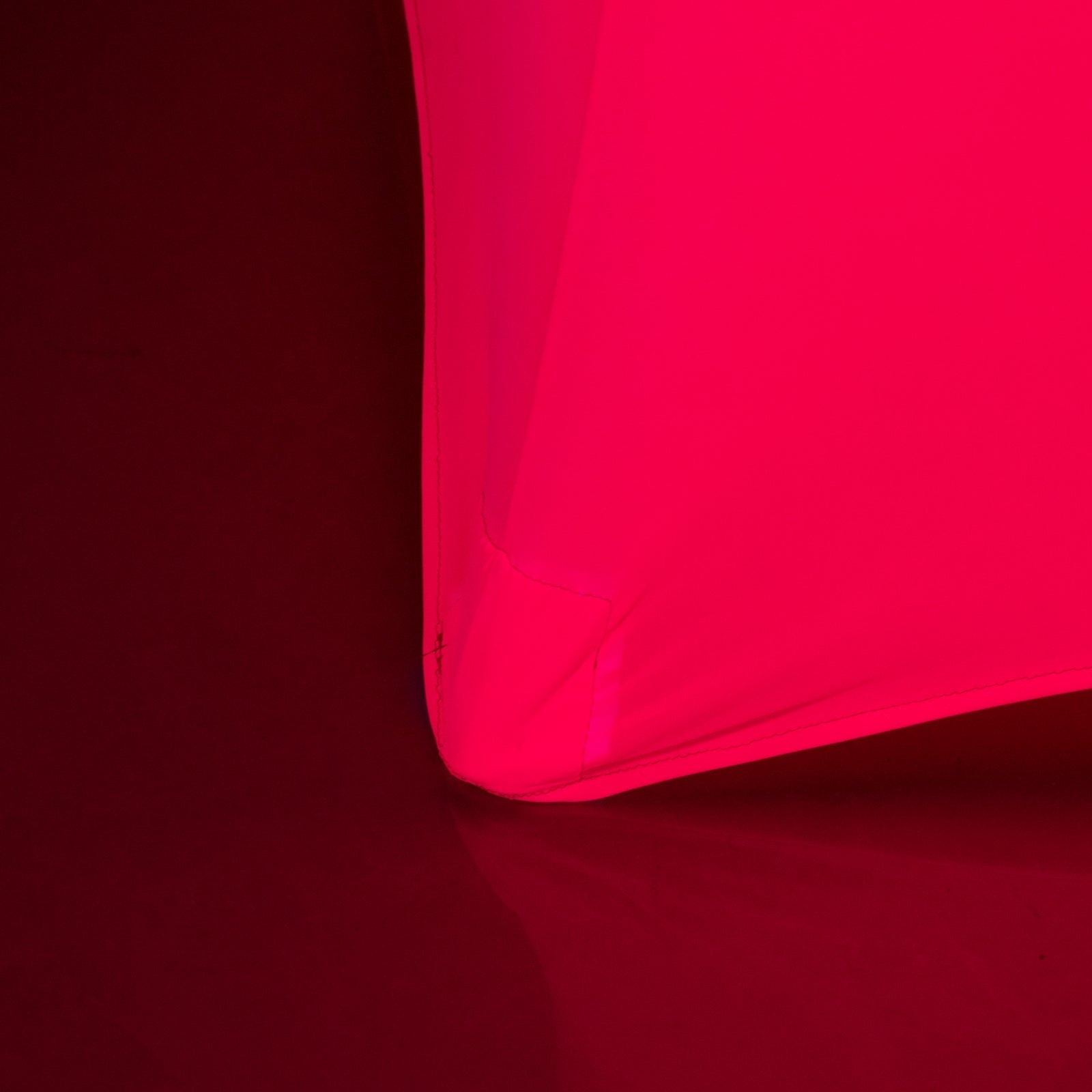 Glow Neon Fuchsia Fitted Spandex Cocktail Tablecloth – 30" Round, Wrinkle-Free Cover