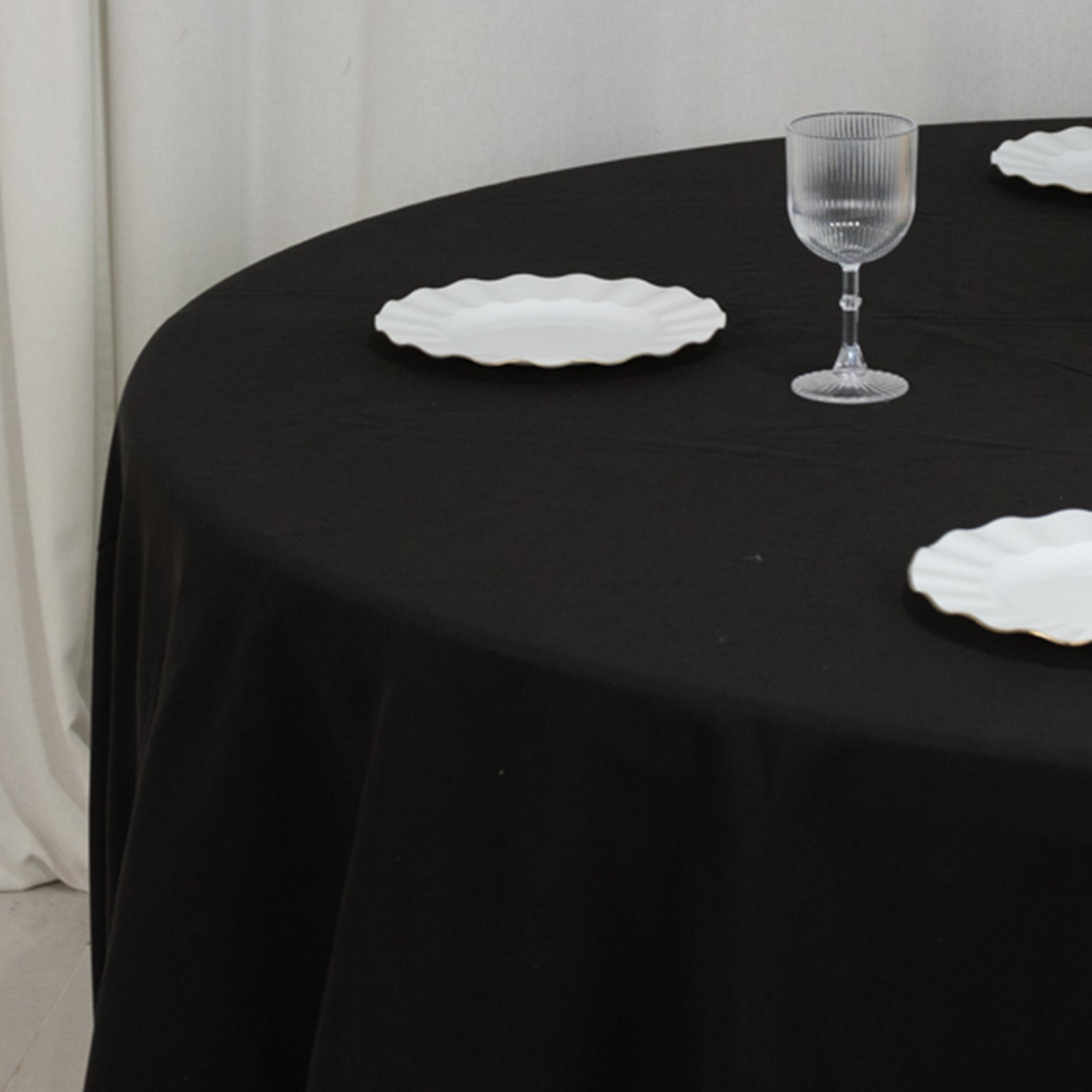 Cotton Blend 120" Round Tablecloth Black - Seamless Wrinkle-Resistant Table Cover