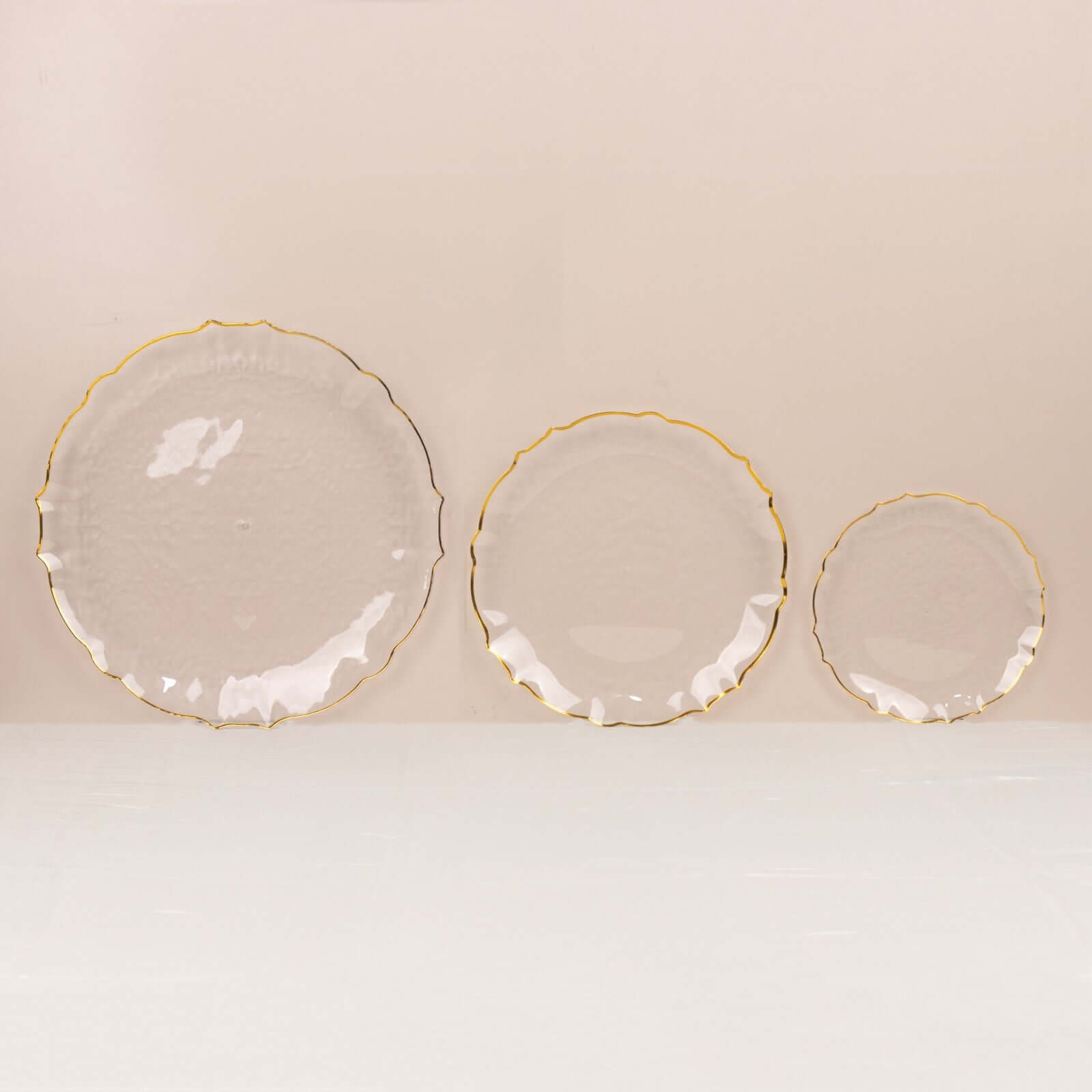 10-Pack Plastic 10" Round Dinner Plates in Clear Sunflower with Gold Scalloped Rim - Disposable Party Plates for Classy Events & Banquets