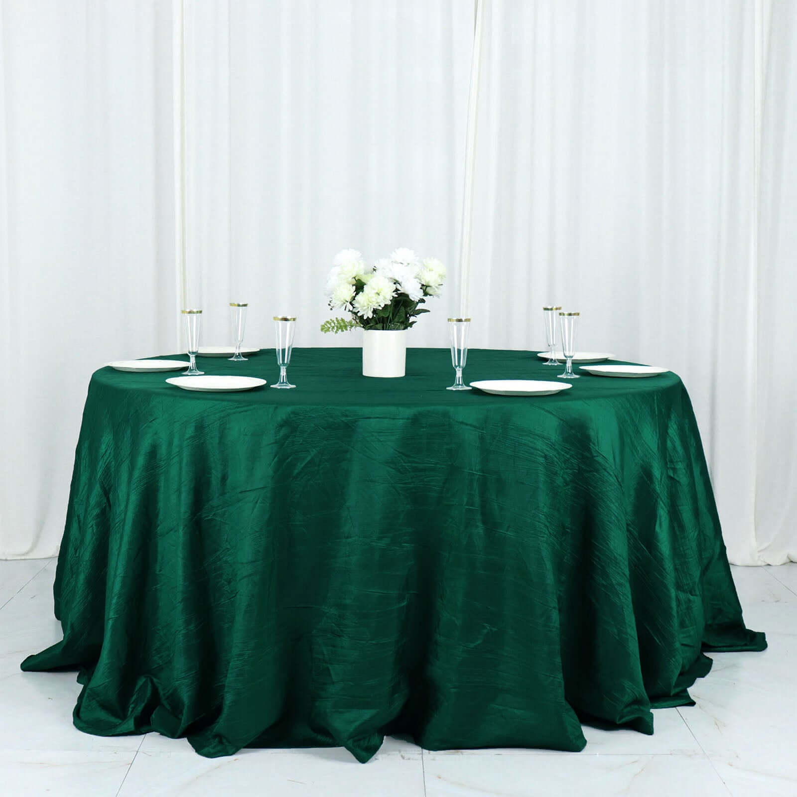 Taffeta 132" Round Tablecloth Hunter Emerald Green - Seamless Accordion Crinkle Table Cover
