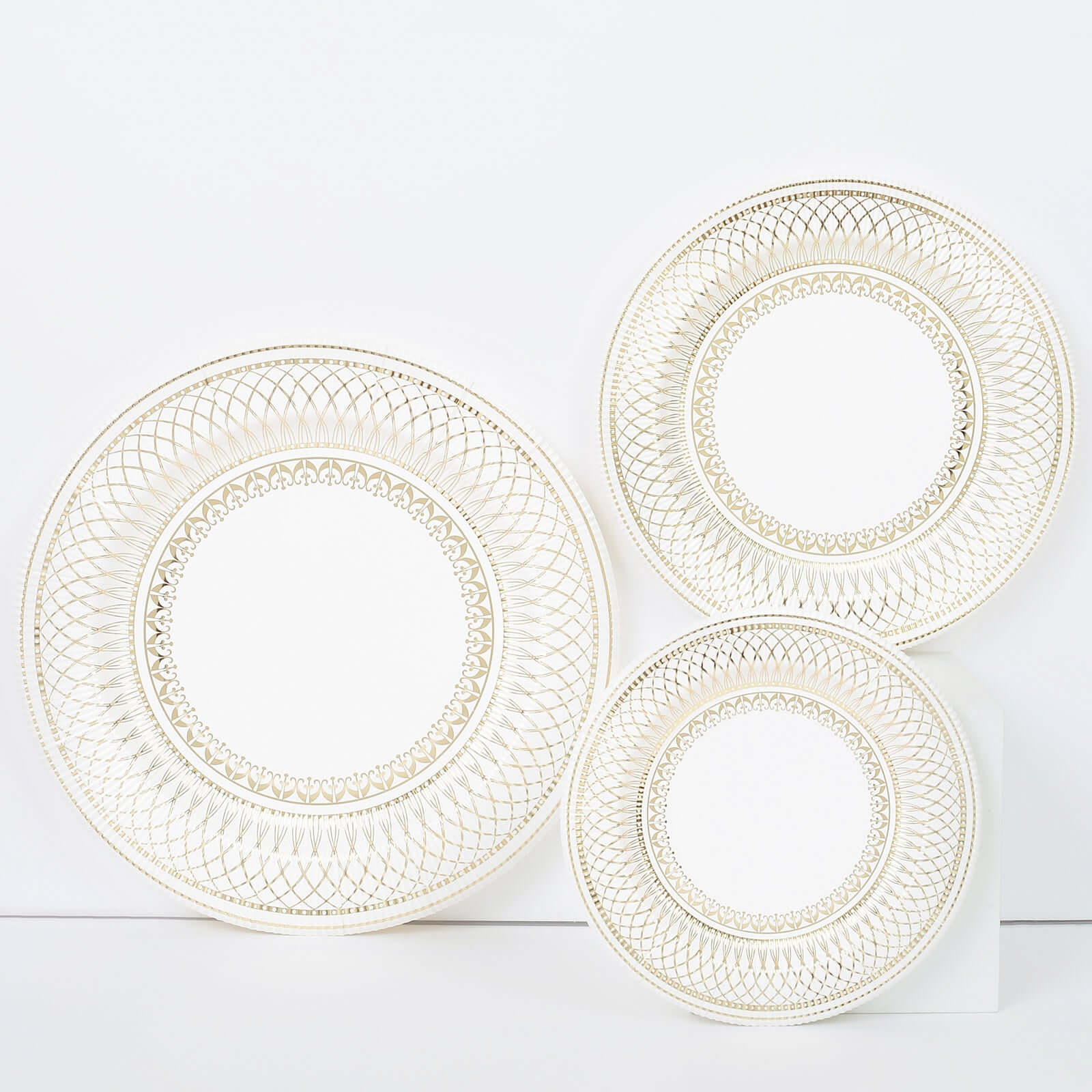 25-Pack Paper 10" Round Dinner Plates in White with Gold Vintage Porcelain Style Rim - Disposable 300GSM Party Plates