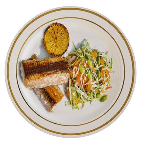 10-Pack Plastic Dinner Plates Ivory with Très Chic Gold Rim - Disposable Party Plates for Gatherings 10"