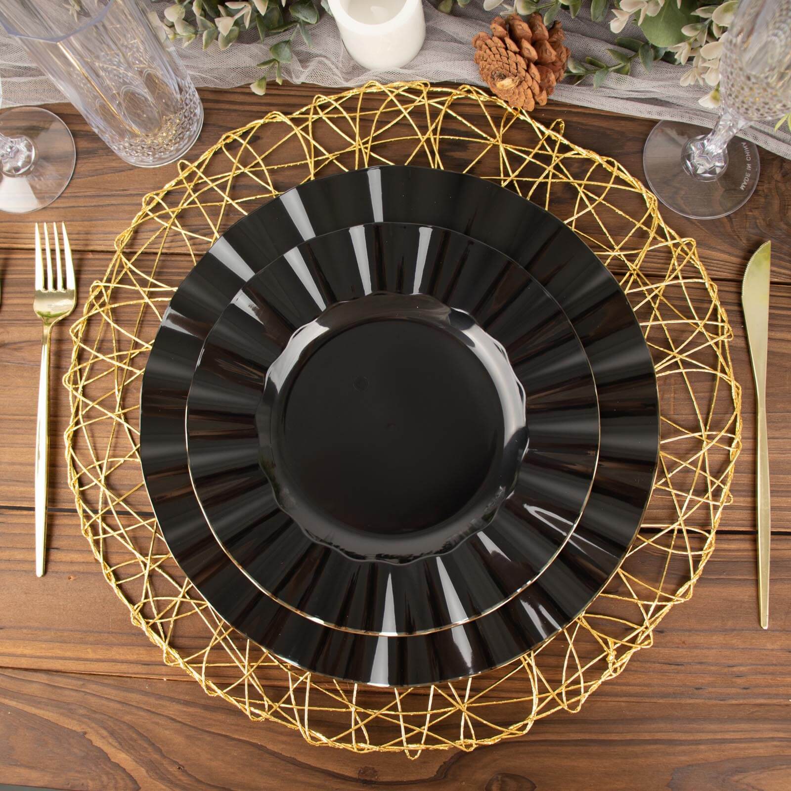 10-Pack Plastic 11" Round Dinner Plates in Black Ruffled Rim with Gold Edging - Sturdy Disposable Dinnerware