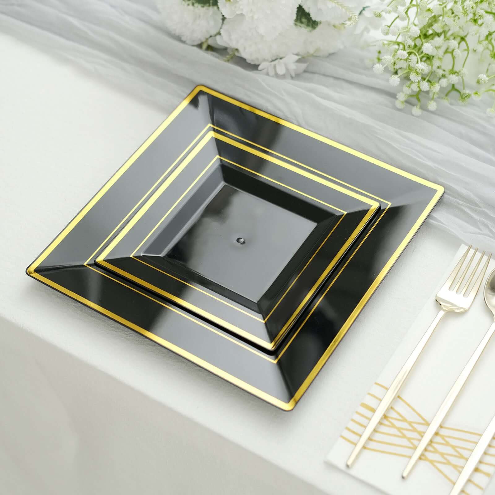 10-Pack Plastic Dinner Plates Black Square with Gold Trim - Lightweight Disposable Plates for Events 10"