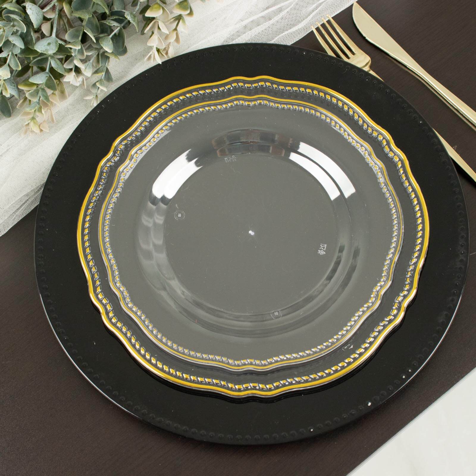 10-Pack Plastic Dinner Plates in Clear with Gold Scalloped Rim - Disposable Party Plates 9"