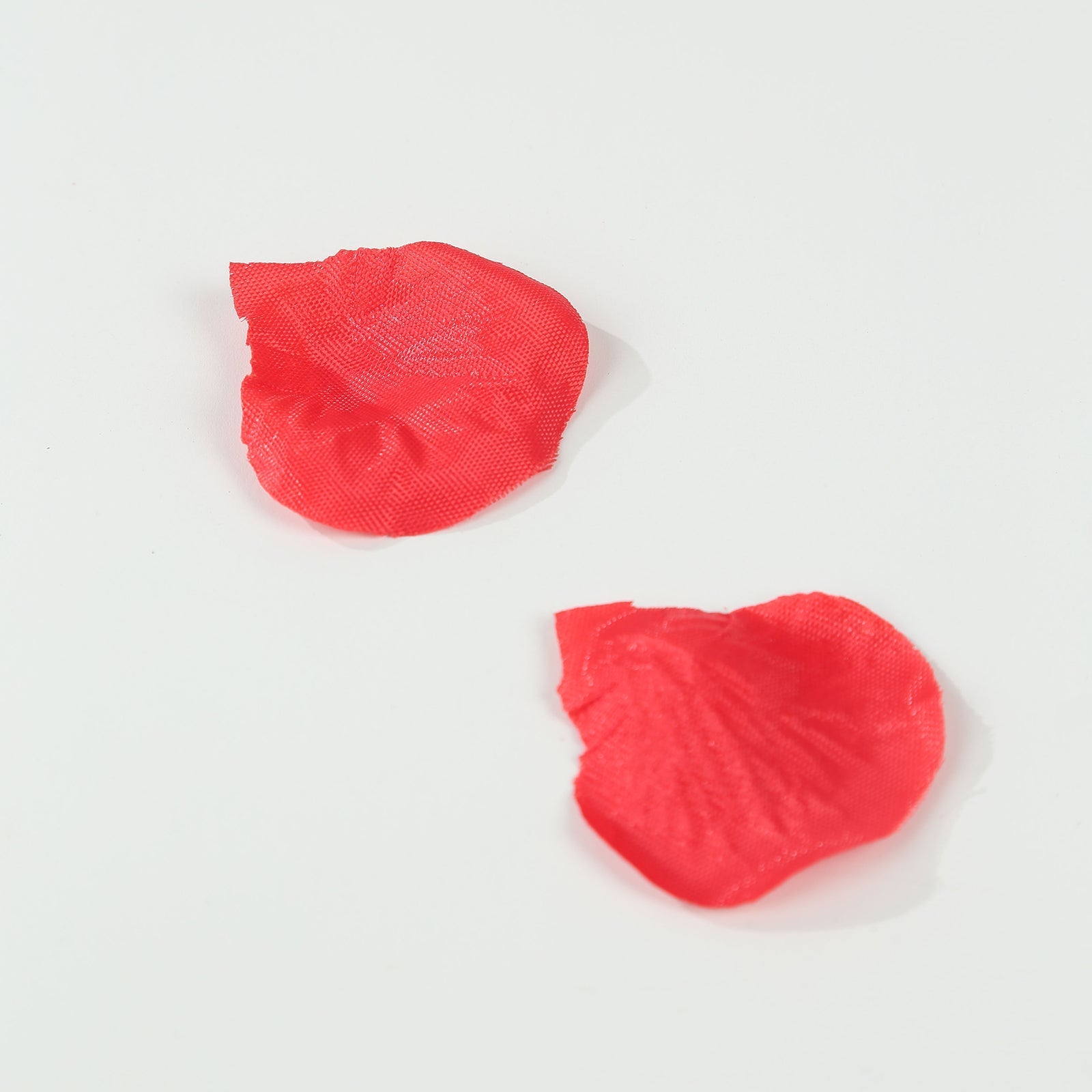 500-Pack Rose Petals Round Design Red Silk Confetti - Decorative Scatters for Tables and Floors