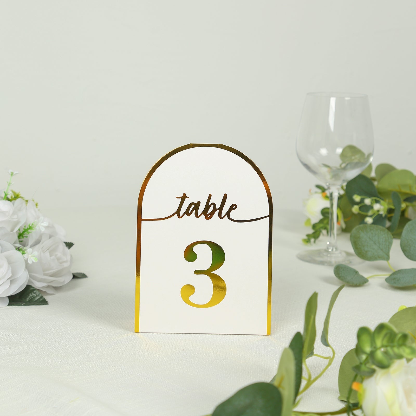 25-Pack 7" Disposable Table Numbers, White Free Standing Double Sided Table Number Place Cards with Metallic Gold Foil Numbers 1-25